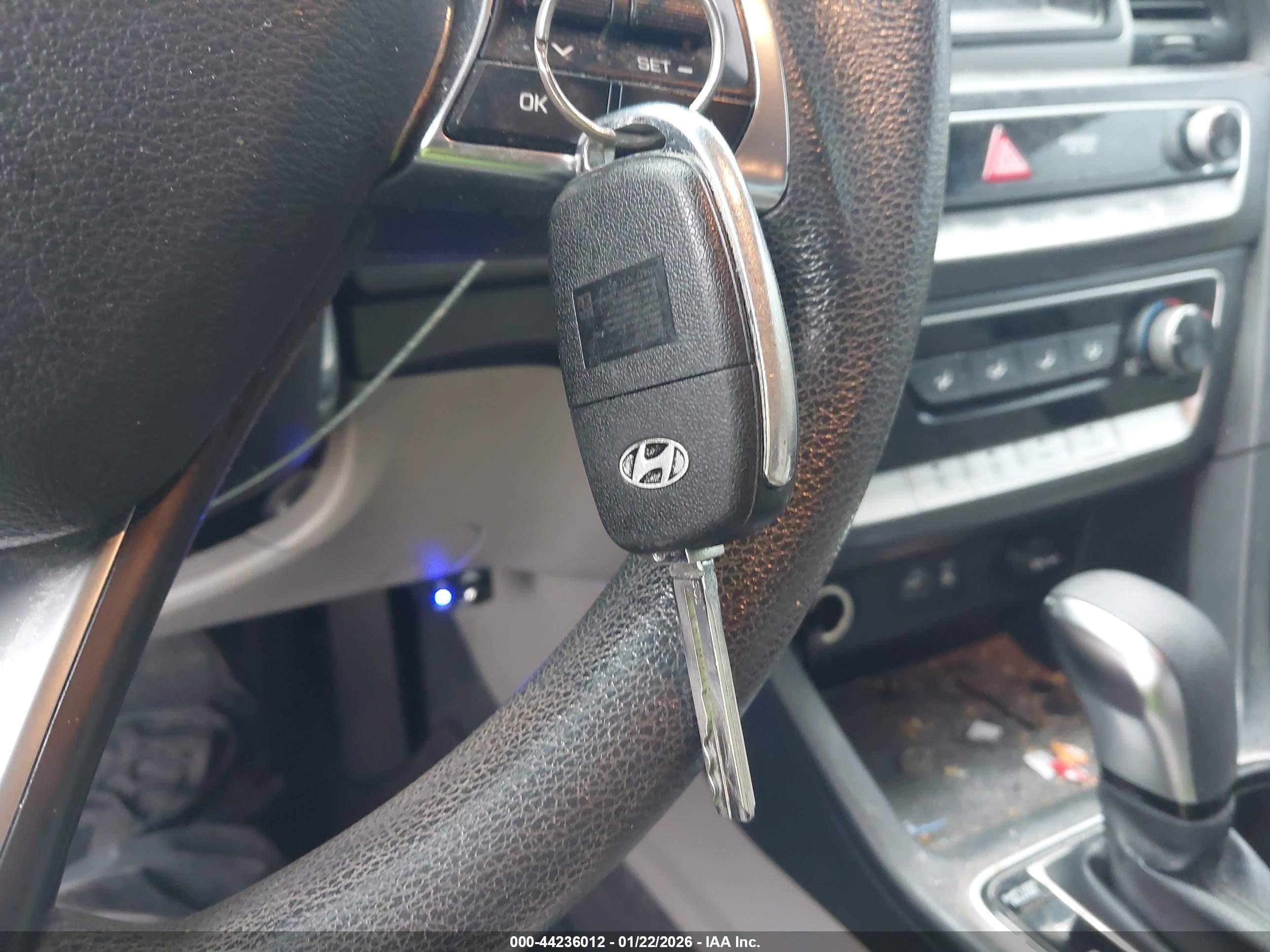 HYUNDAI SONATA image 11