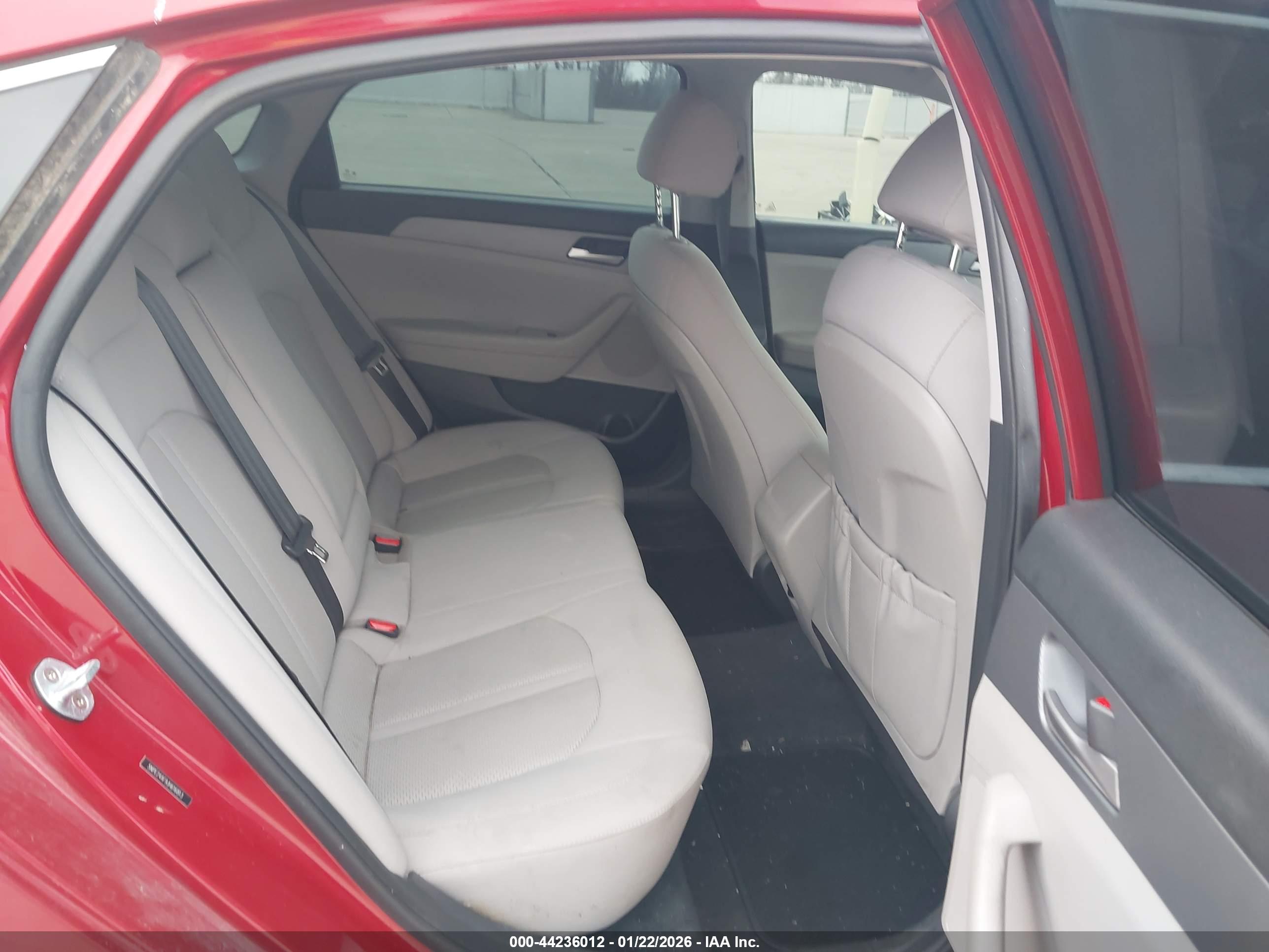 HYUNDAI SONATA image 8