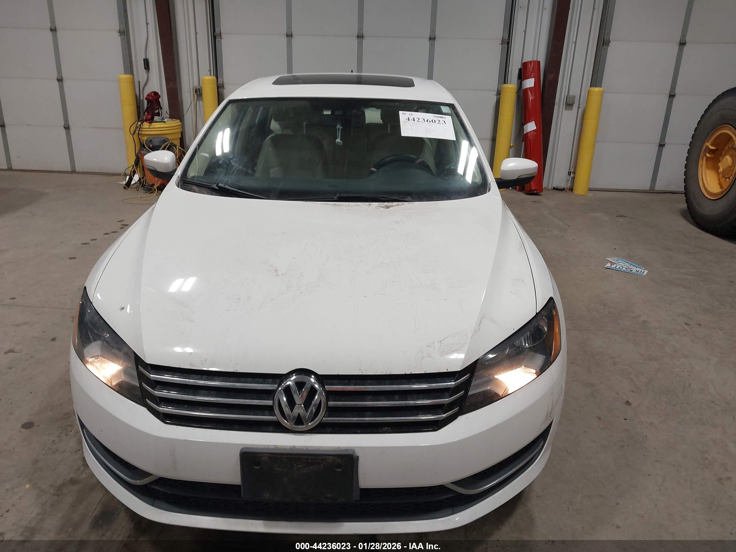 VOLKSWAGEN PASSAT image 6