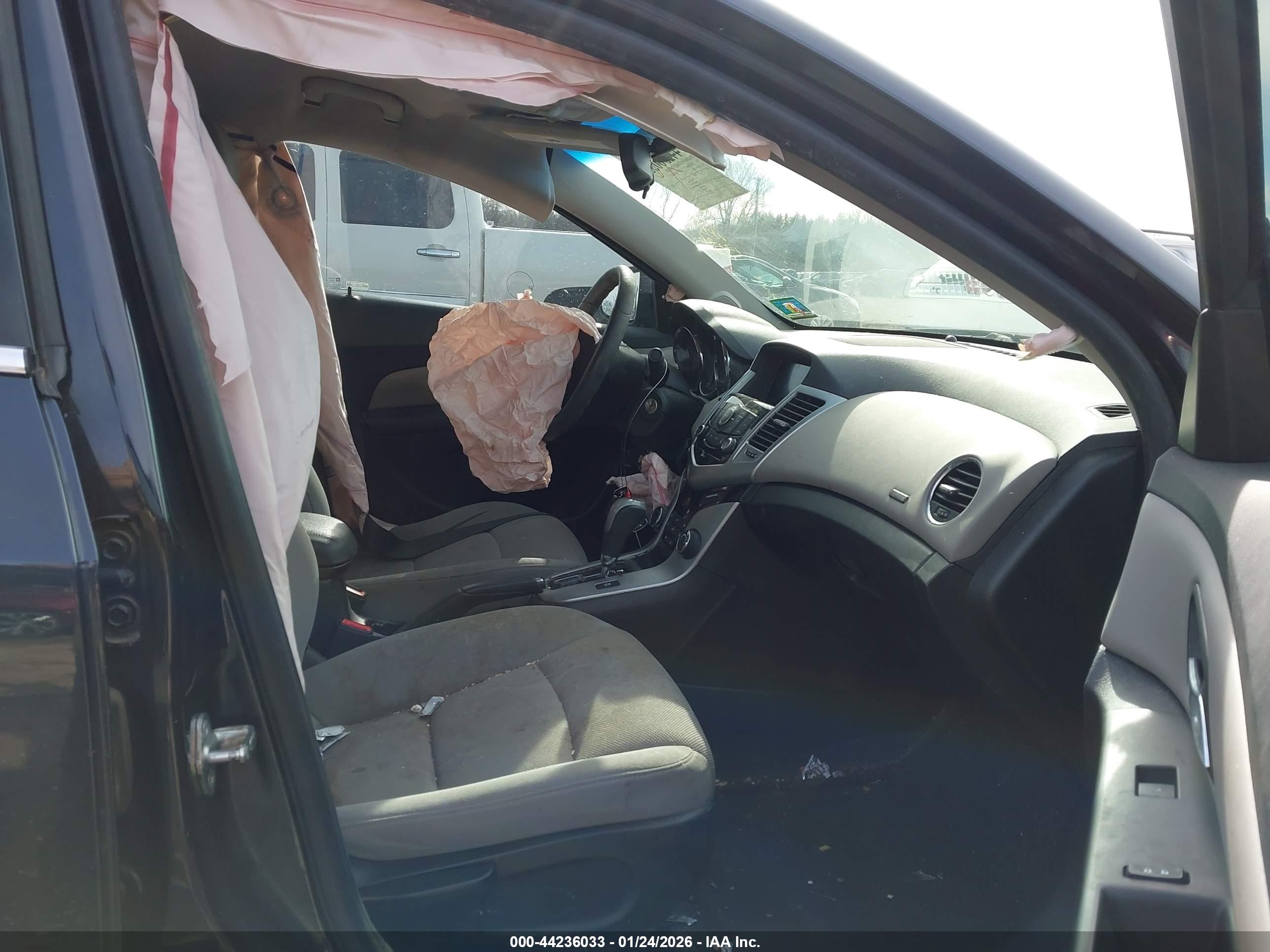 CHEVROLET CRUZE image 5
