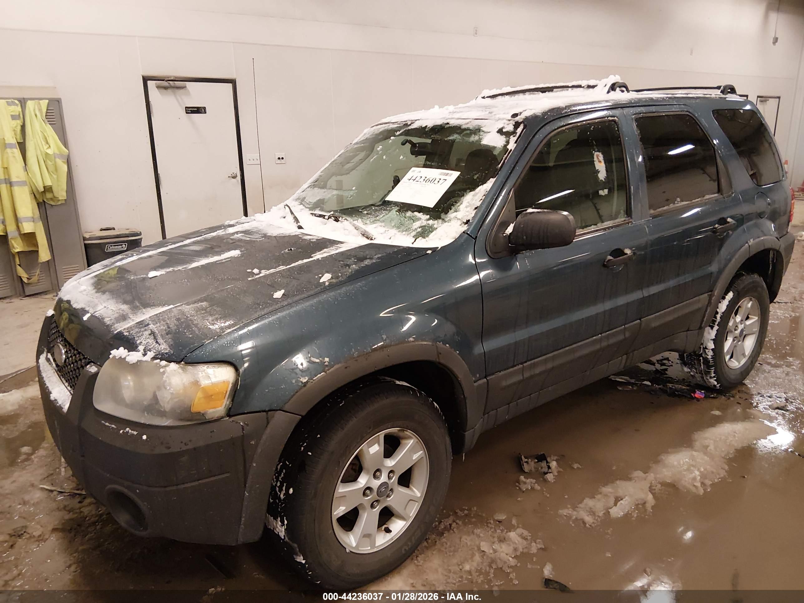 FORD ESCAPE image 2