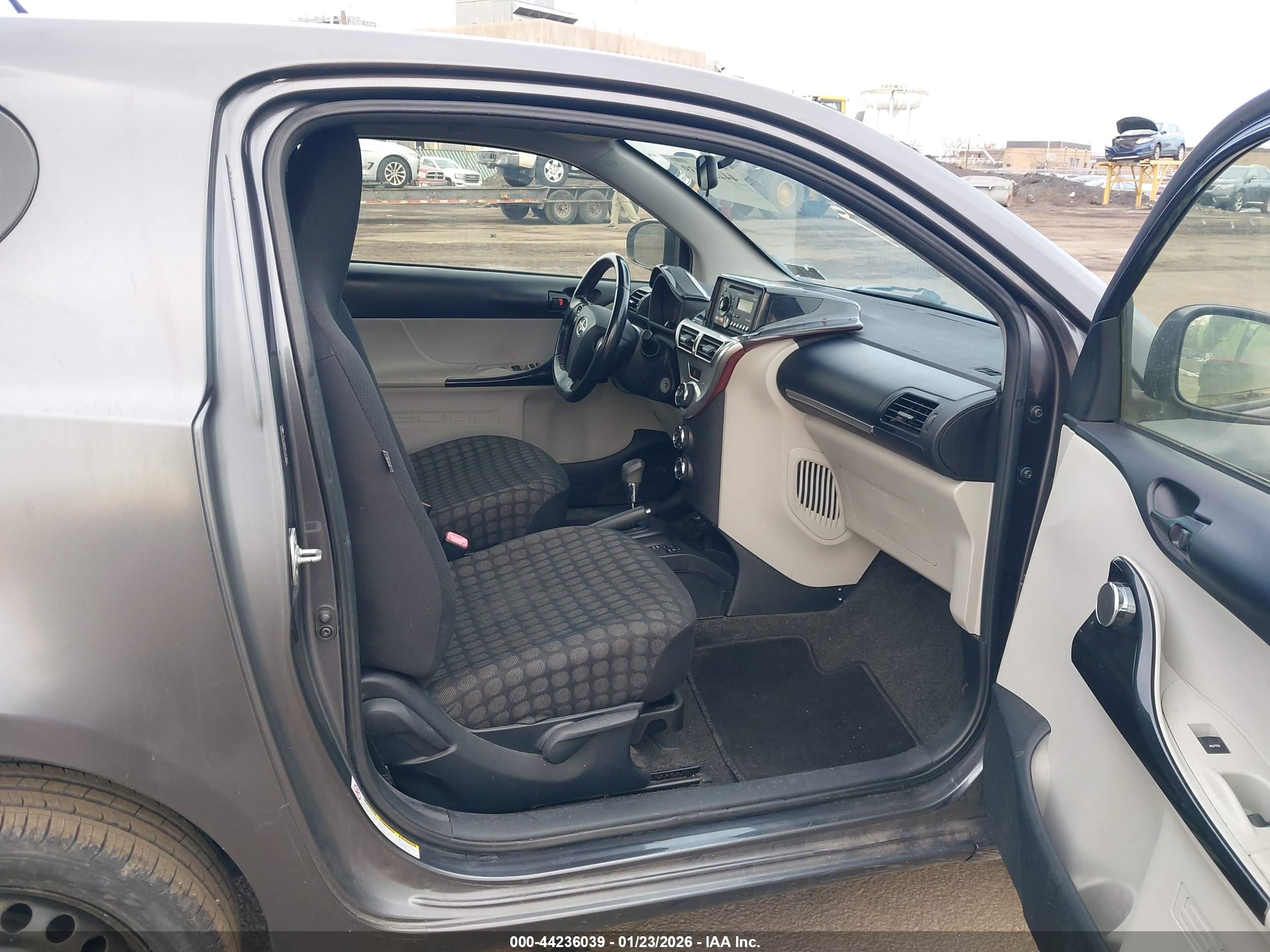 SCION IQ image 5