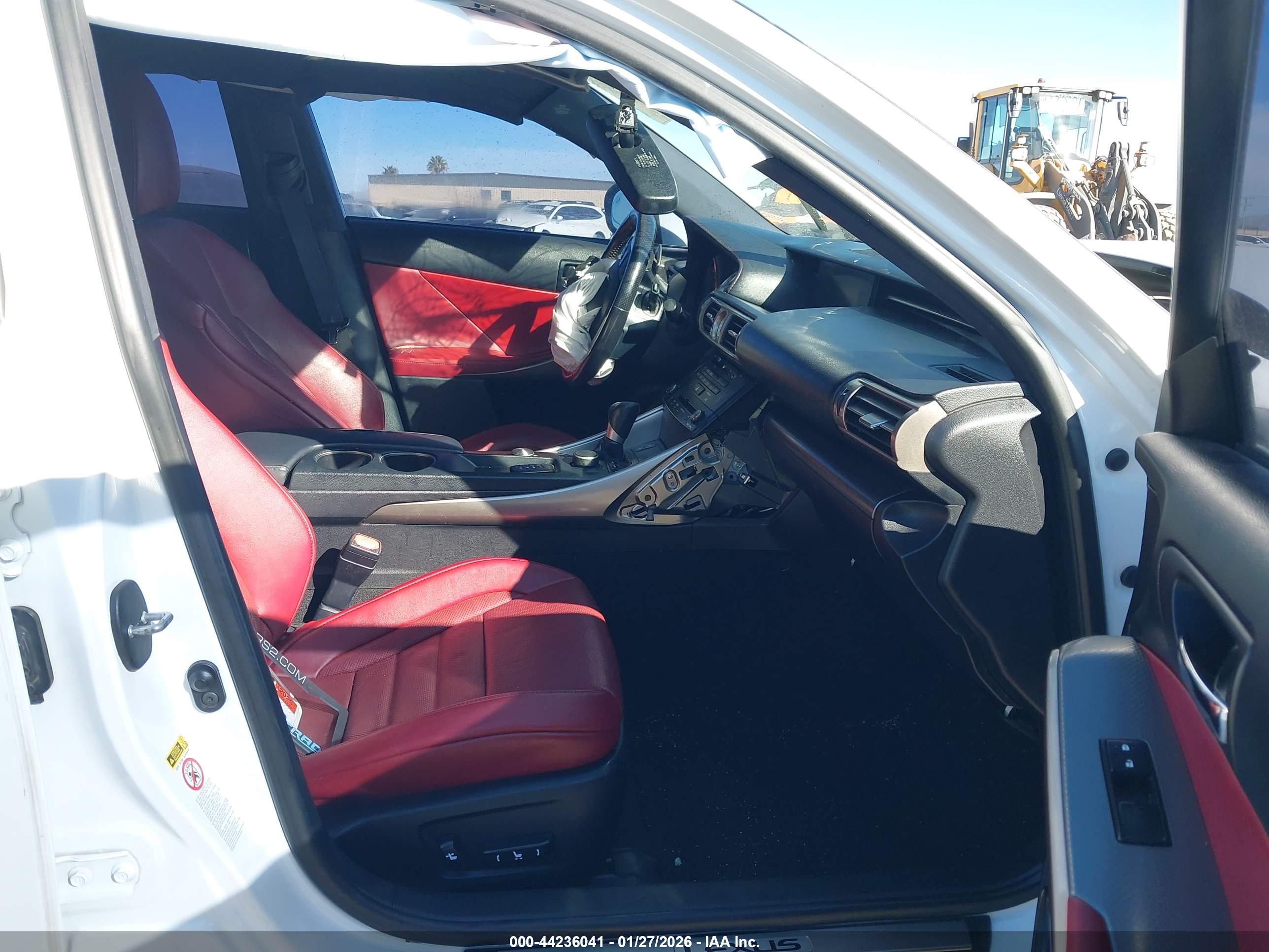 LEXUS IS image 5