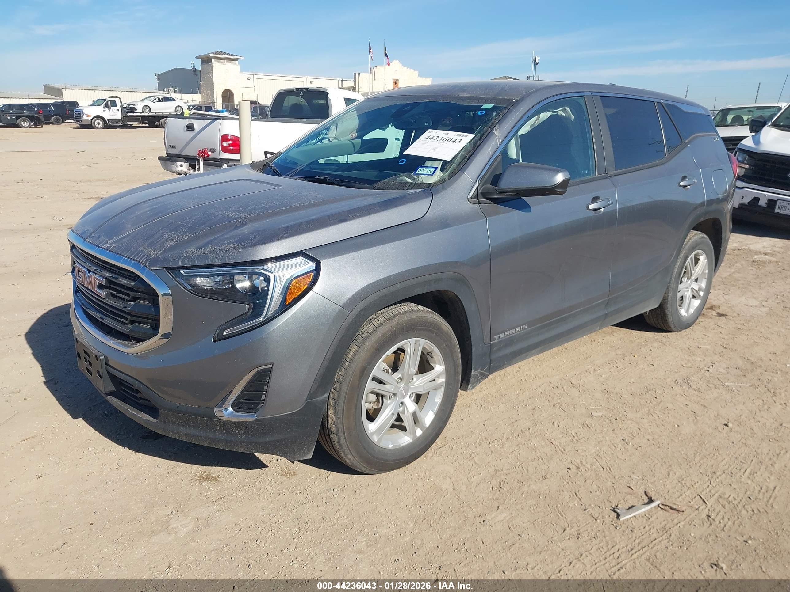 GMC TERRAIN image 2