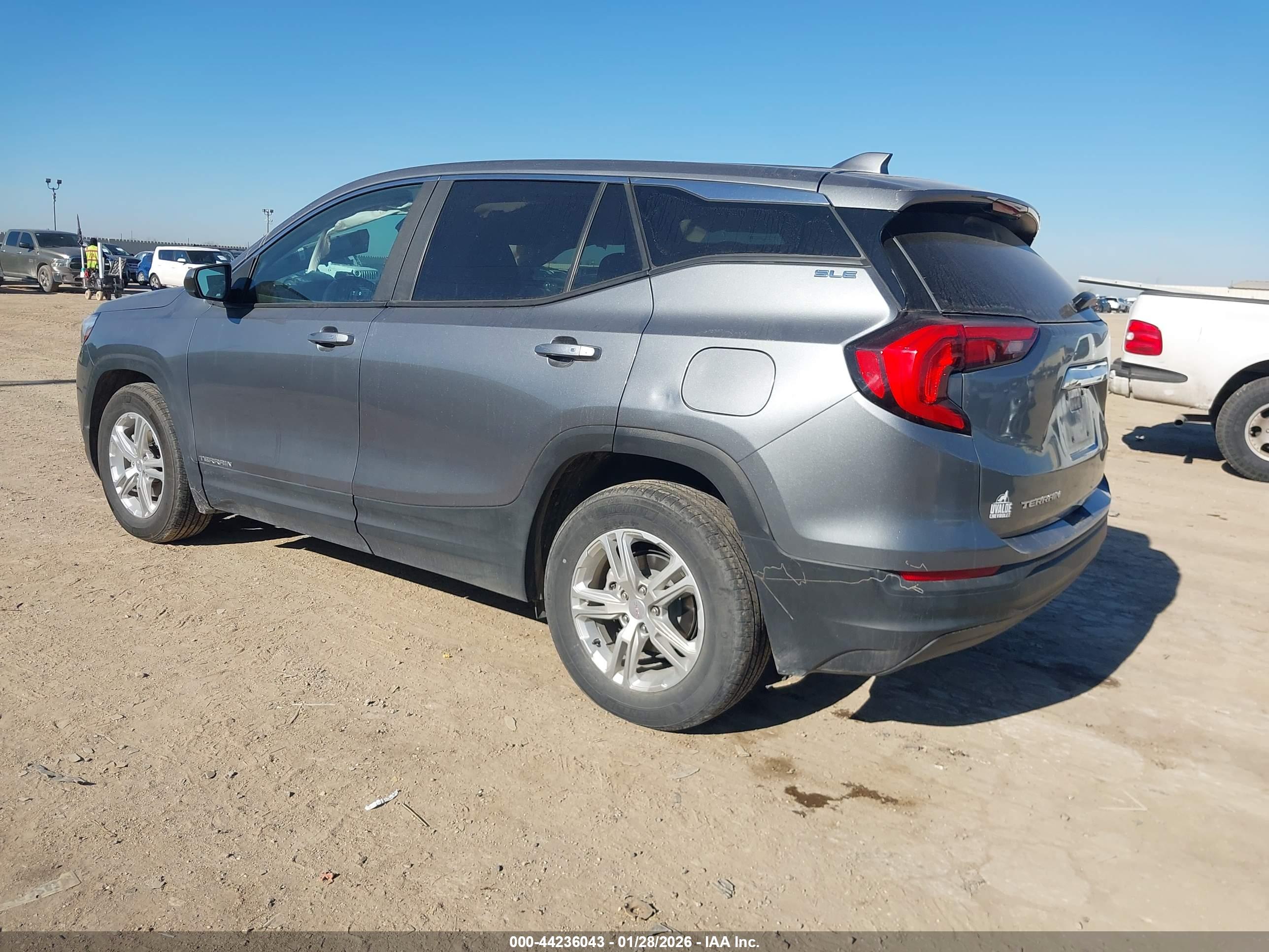 GMC TERRAIN image 3