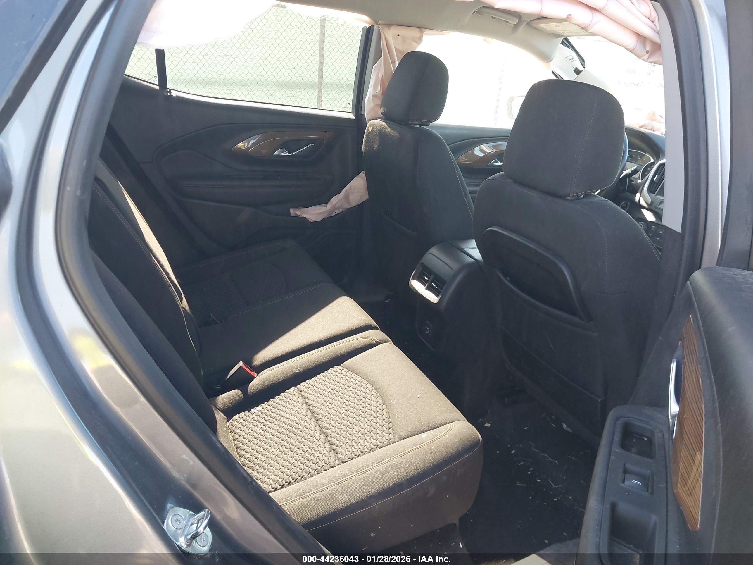 GMC TERRAIN image 8