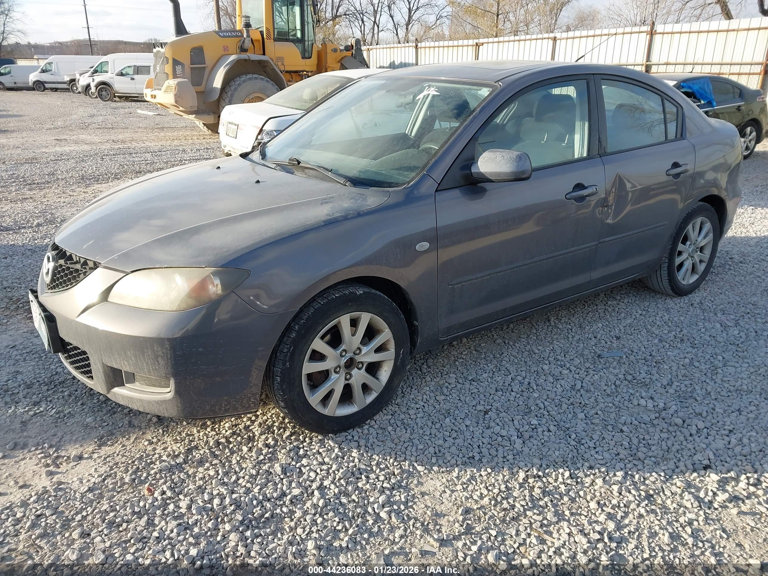 MAZDA MAZDA3 image 2