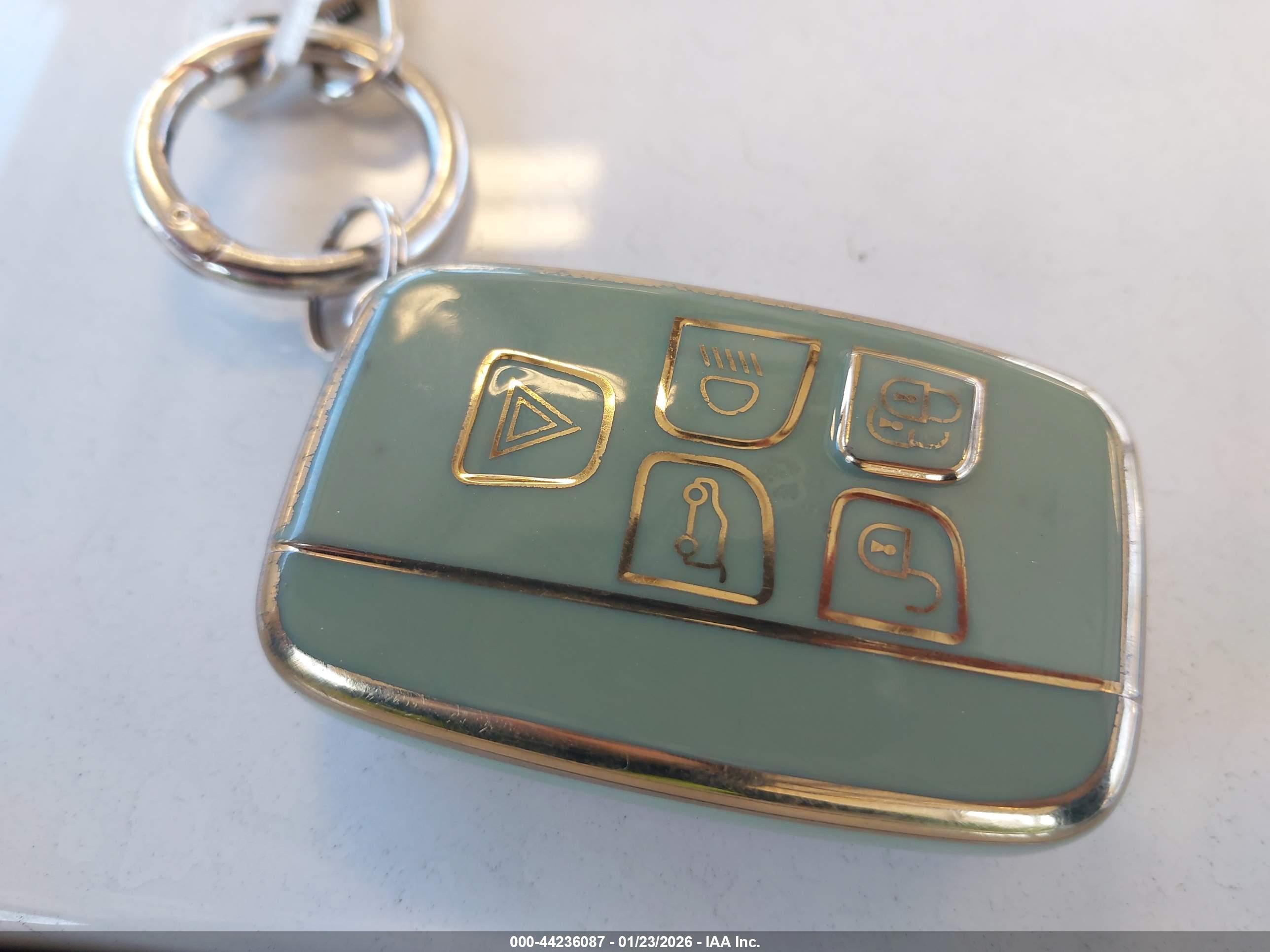LAND ROVER image 11