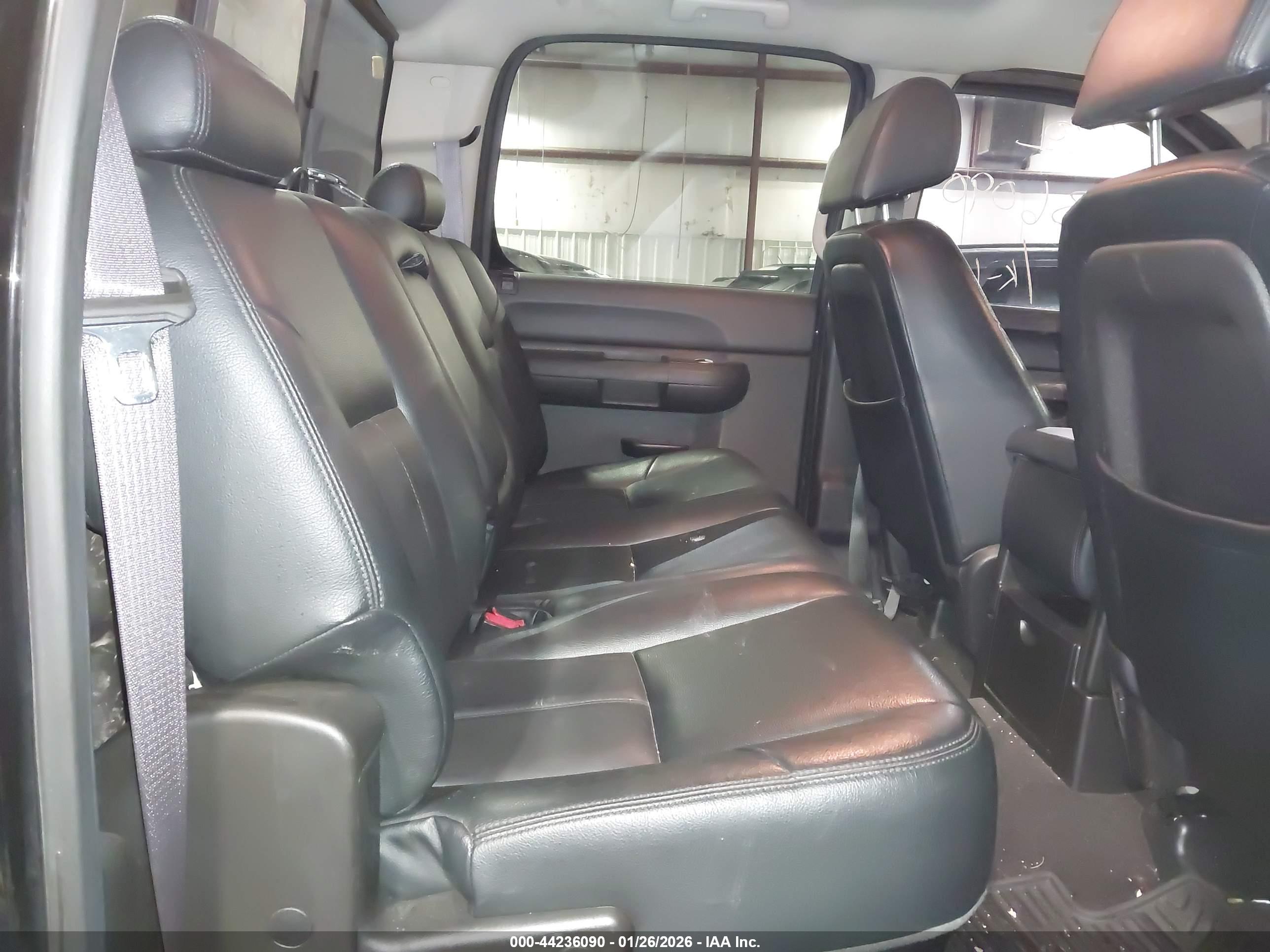 GMC SIERRA image 8