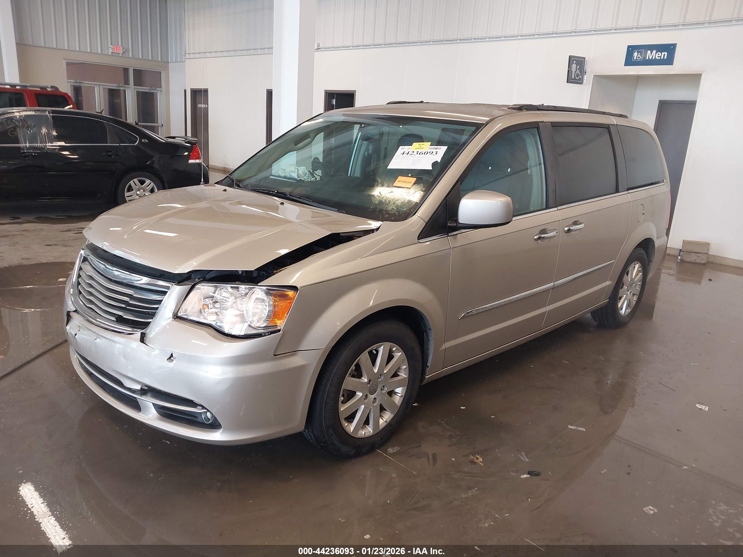 CHRYSLER TOWN image 2