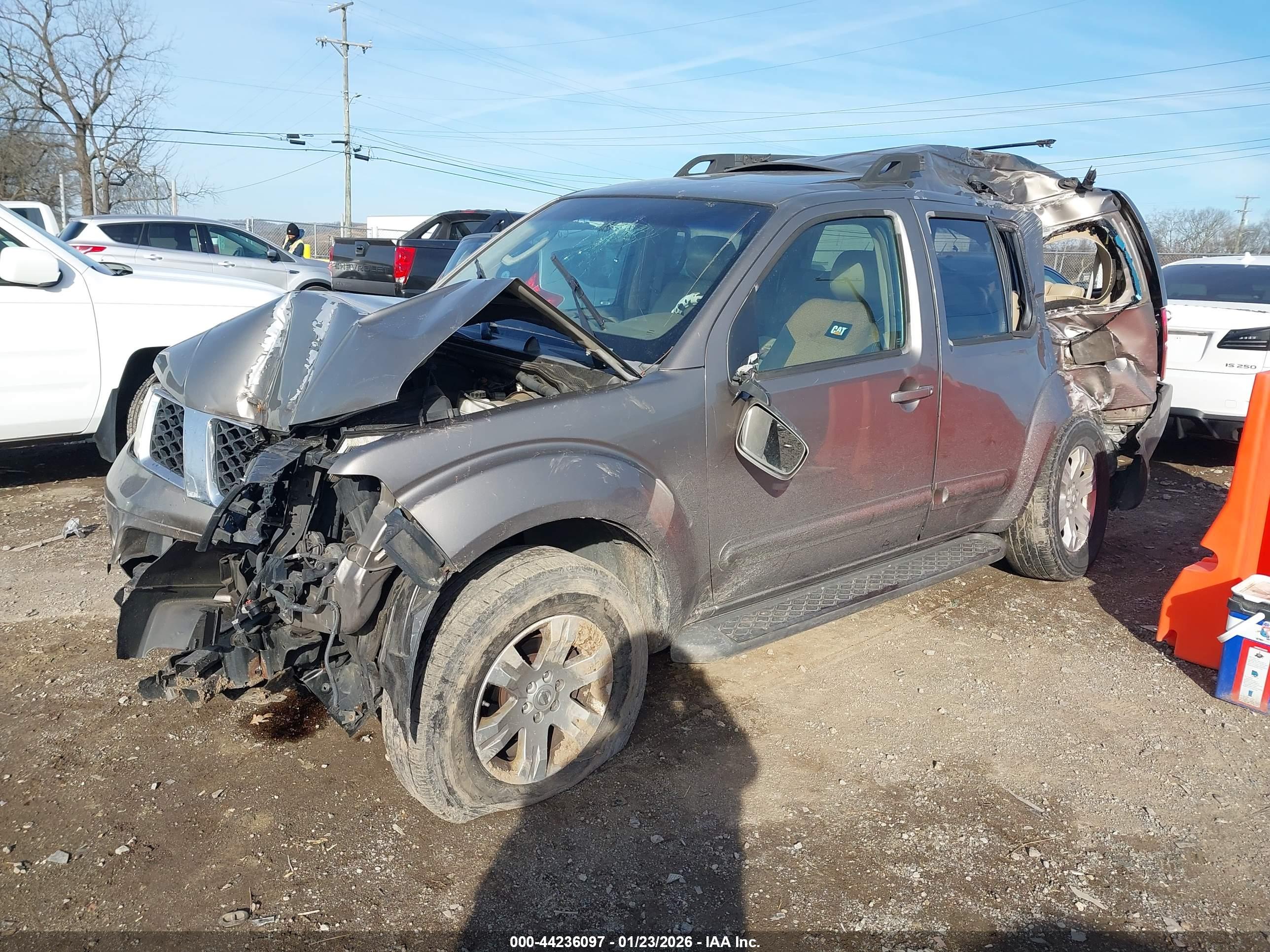 NISSAN PATHFINDER image 2