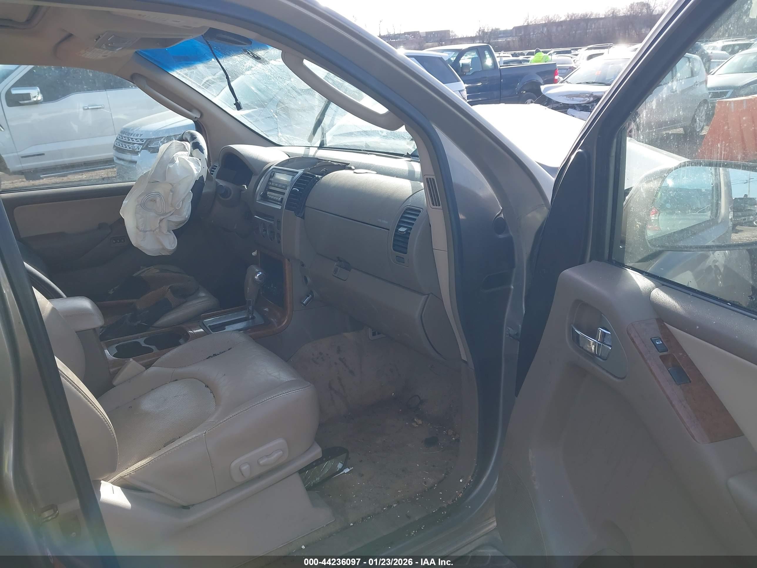 NISSAN PATHFINDER image 5