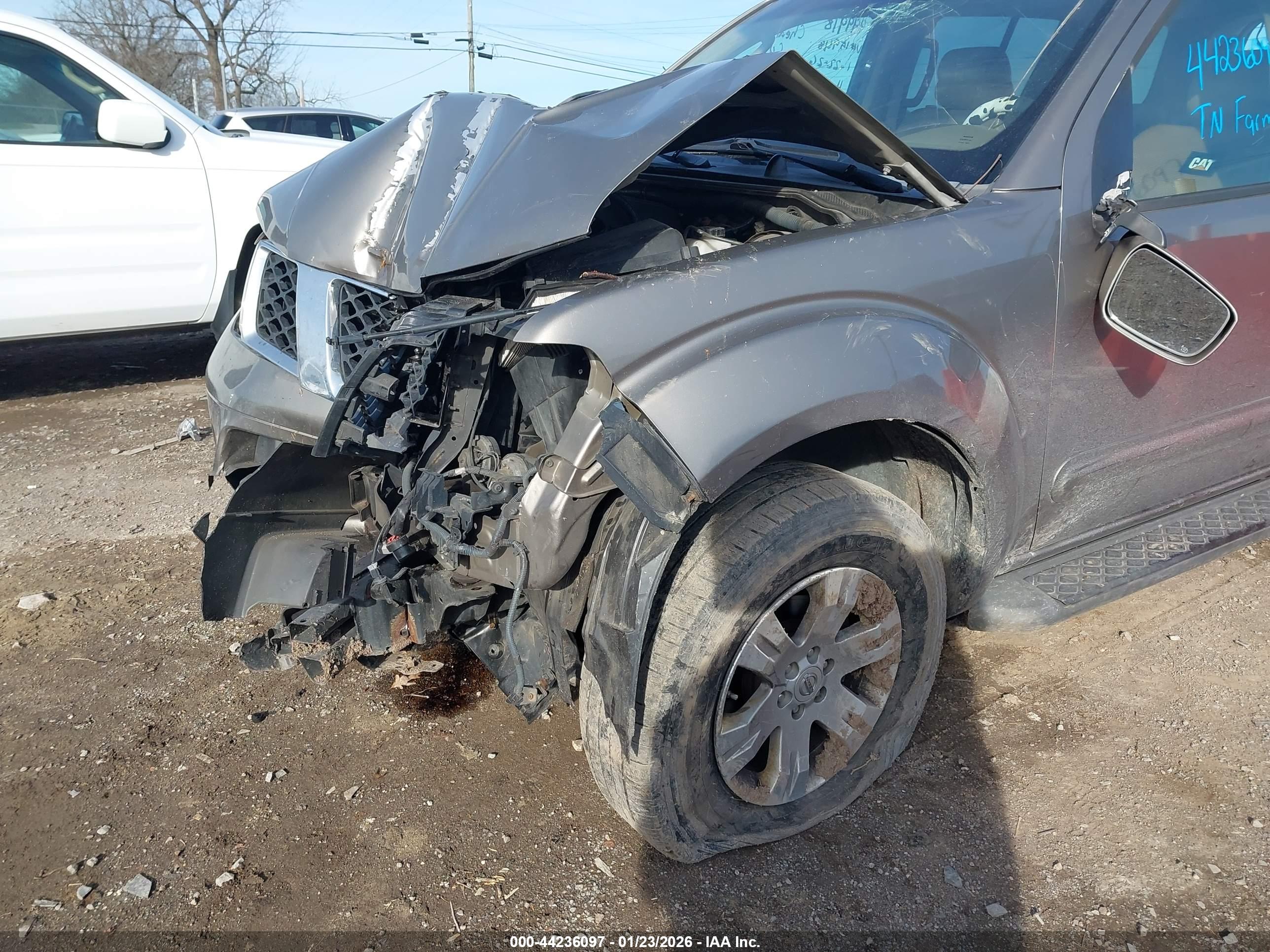 NISSAN PATHFINDER image 6