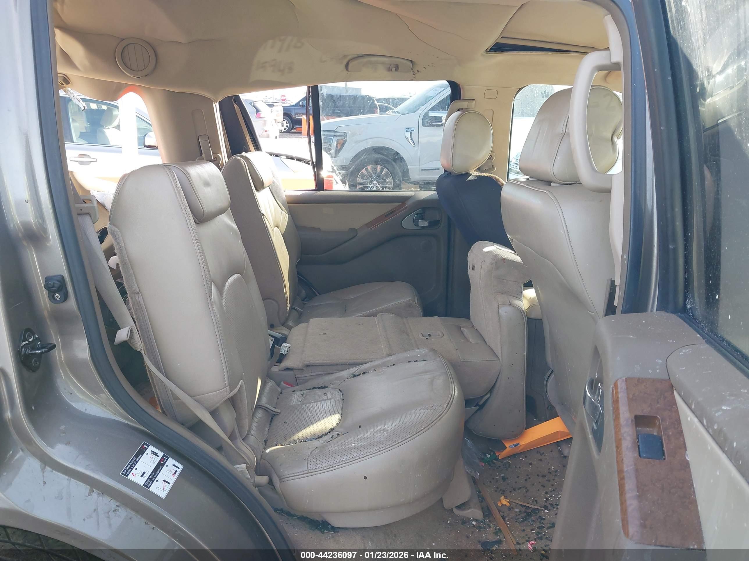 NISSAN PATHFINDER image 8