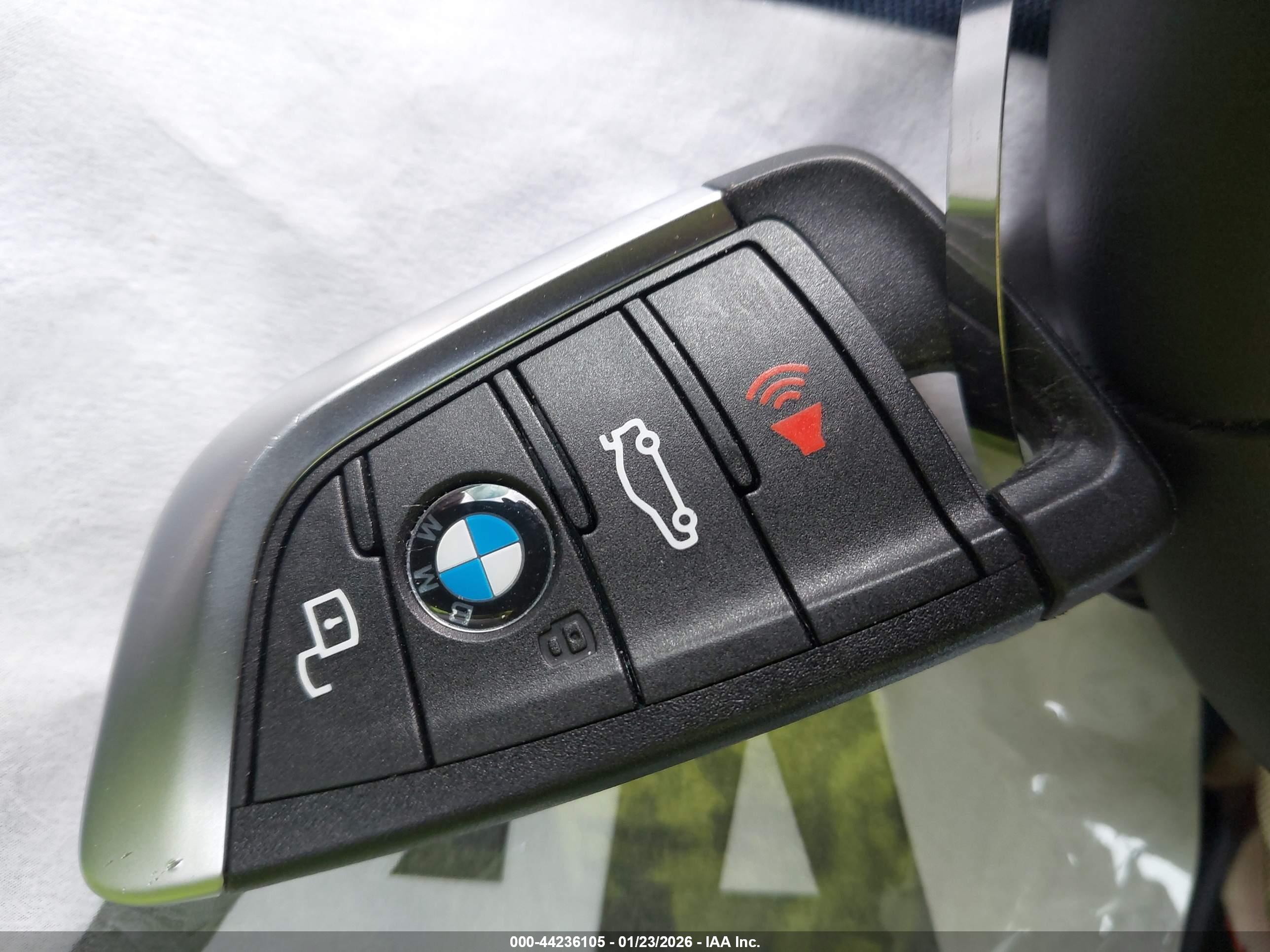 BMW I4 image 11