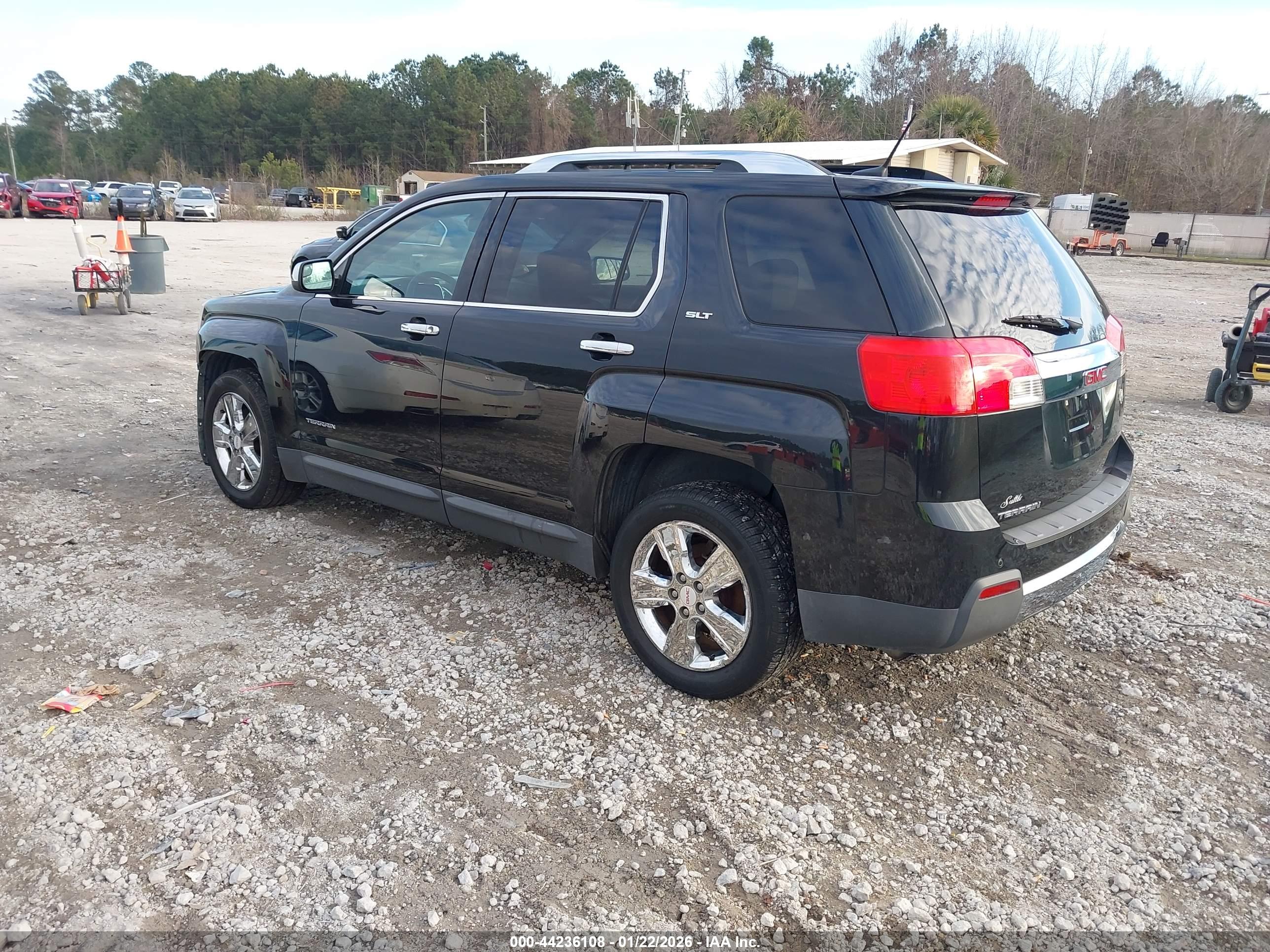 GMC TERRAIN image 3
