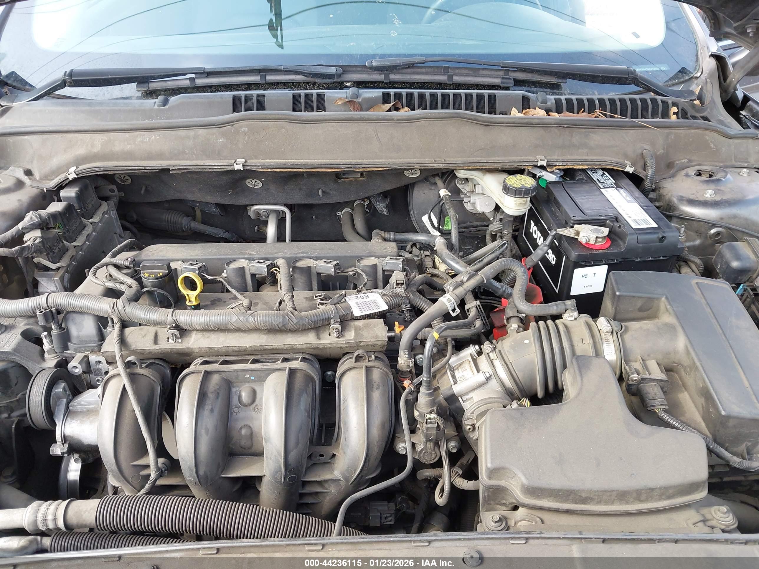 FORD FUSION image 10