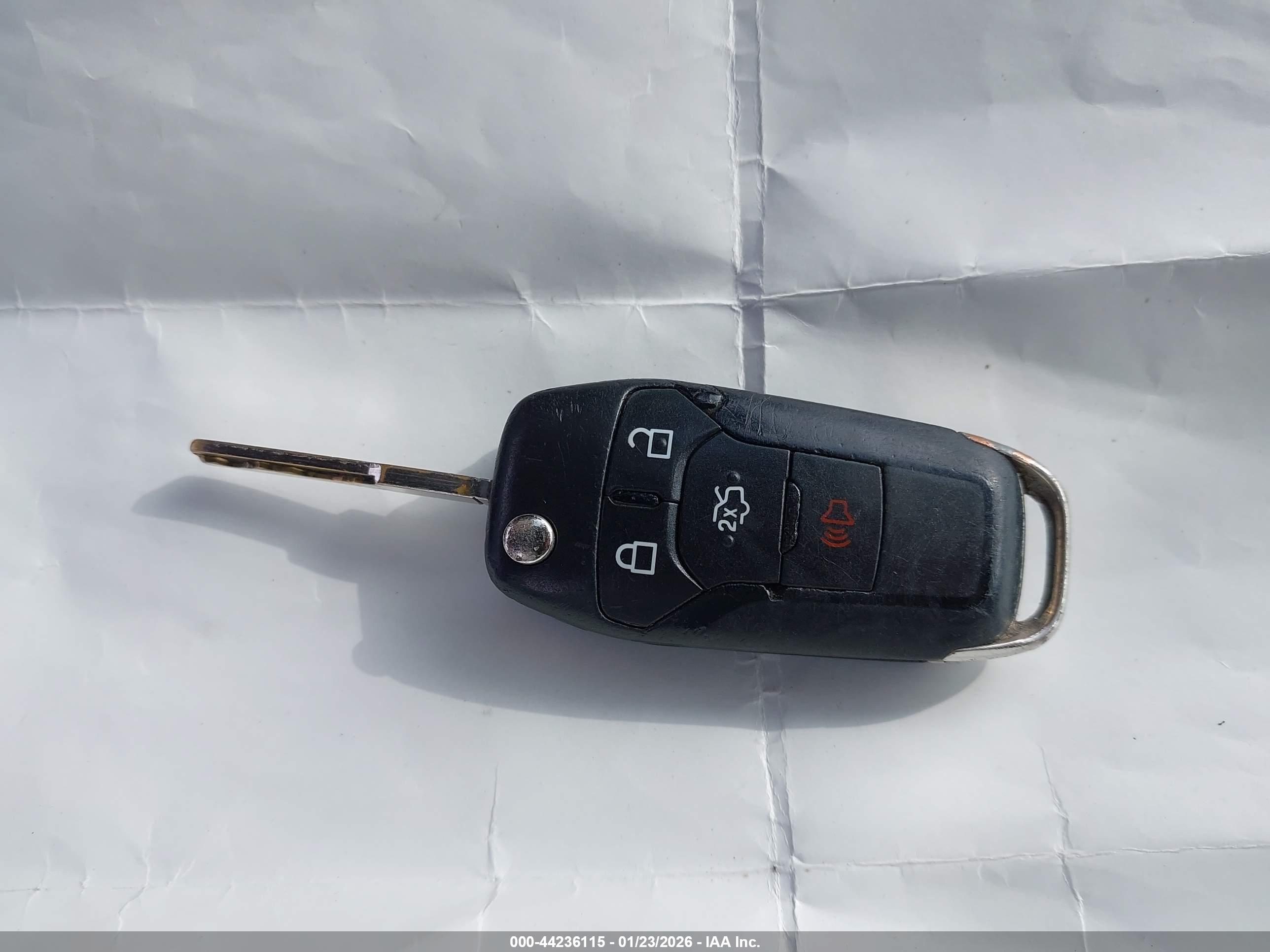 FORD FUSION image 11