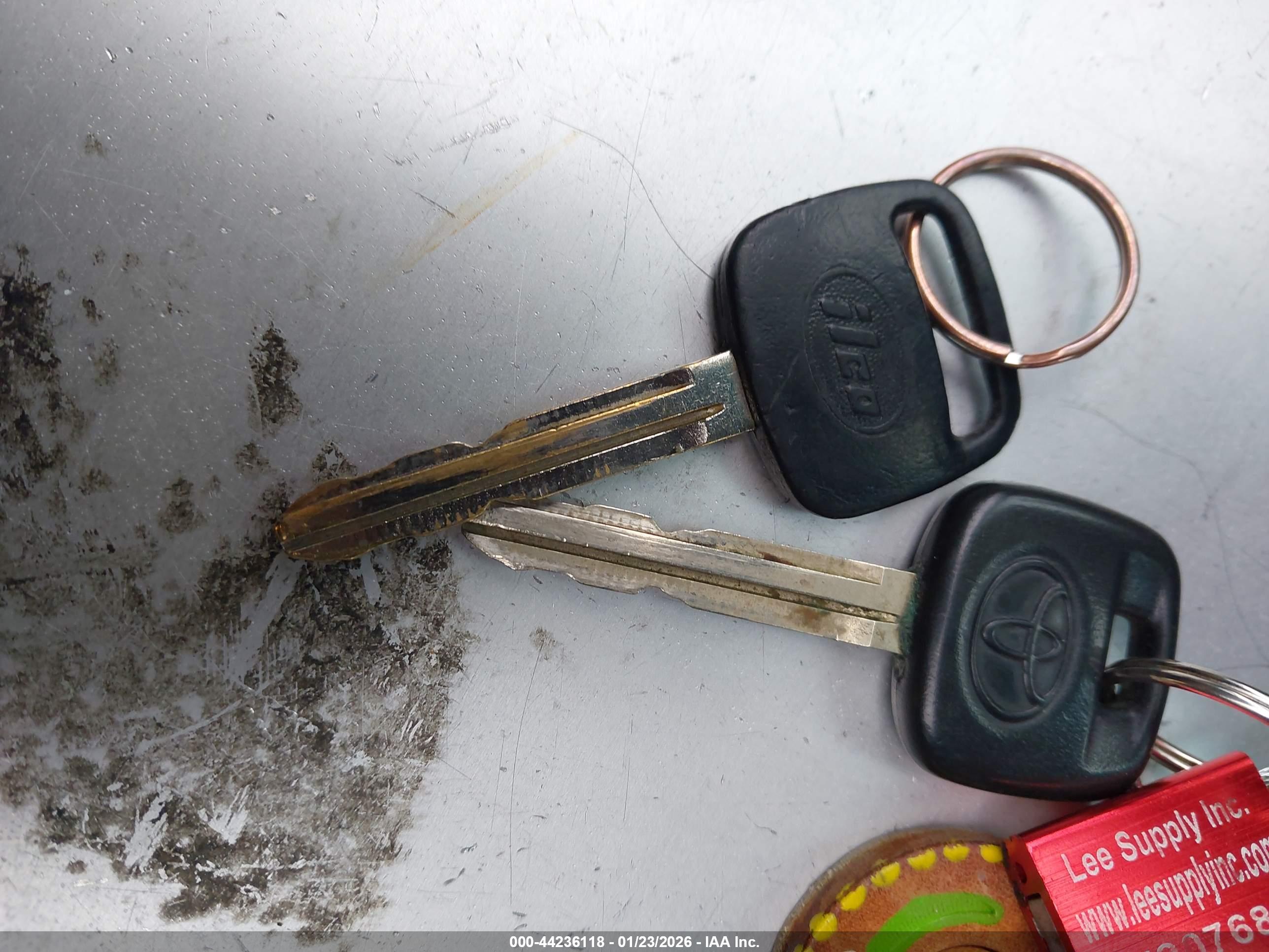 TOYOTA RAV4 image 11