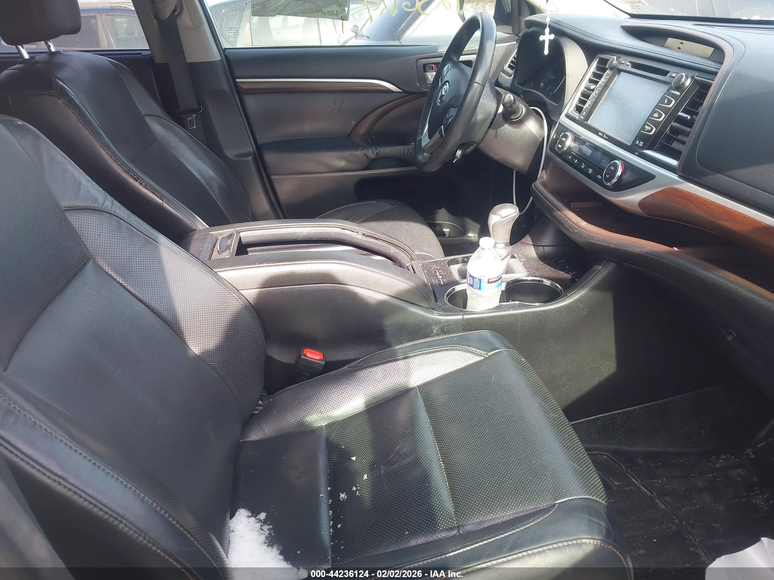 TOYOTA HIGHLANDER image 5