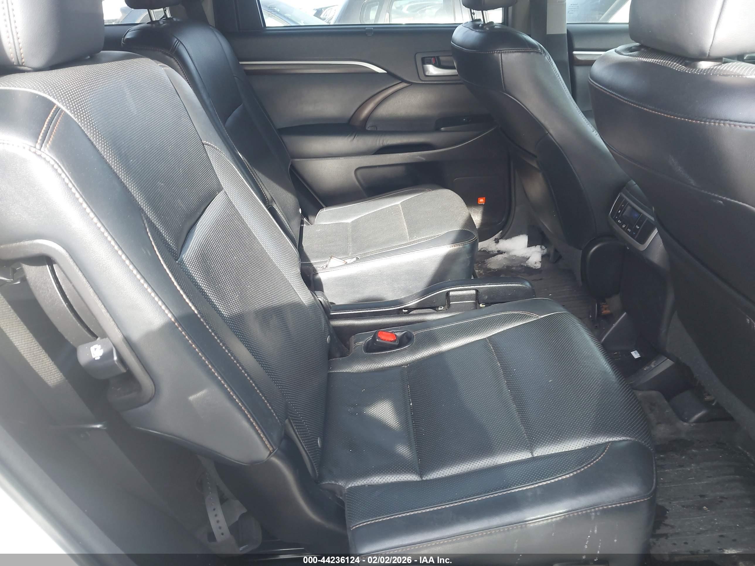 TOYOTA HIGHLANDER image 8