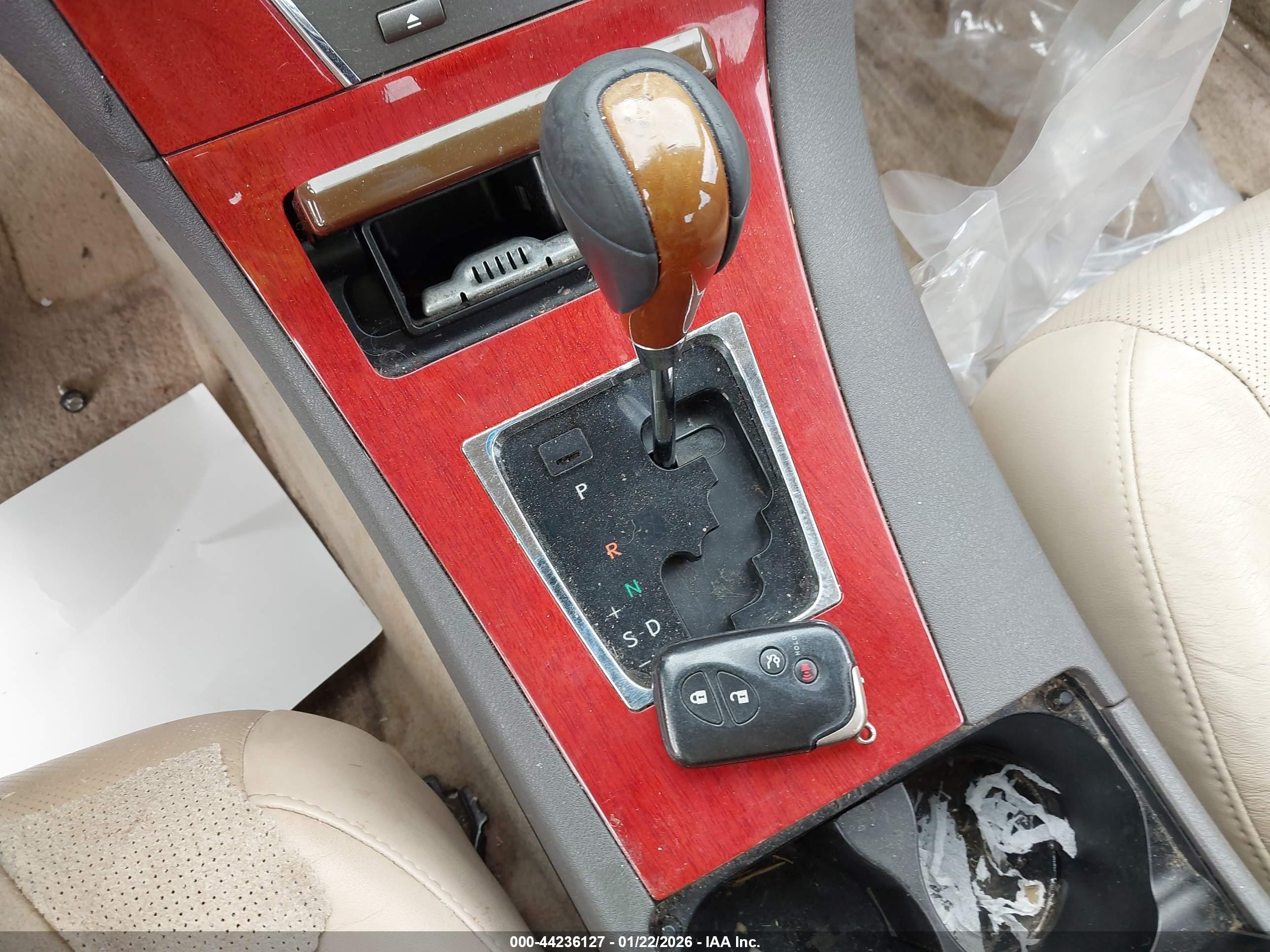 LEXUS ES image 11