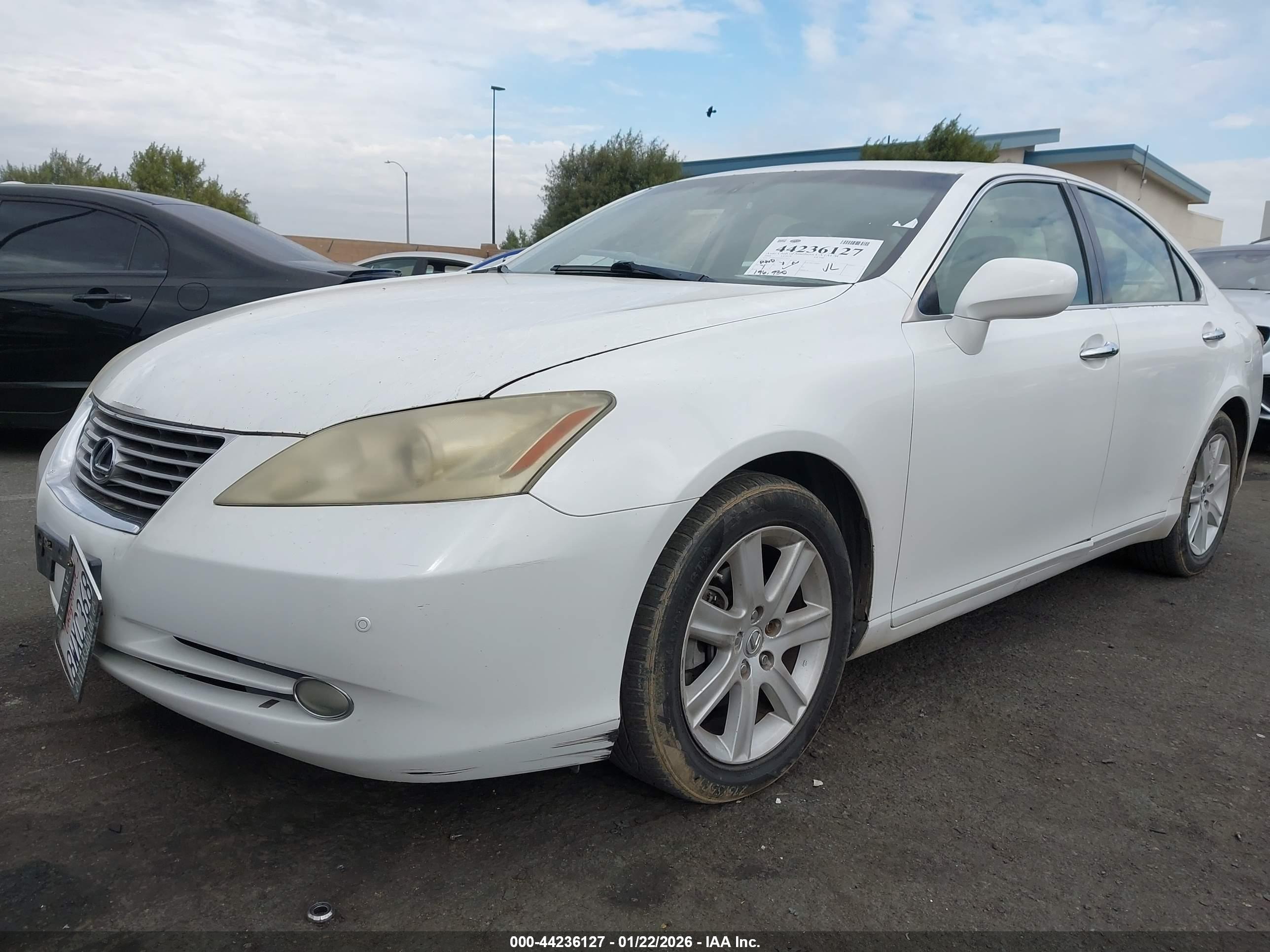 LEXUS ES image 2