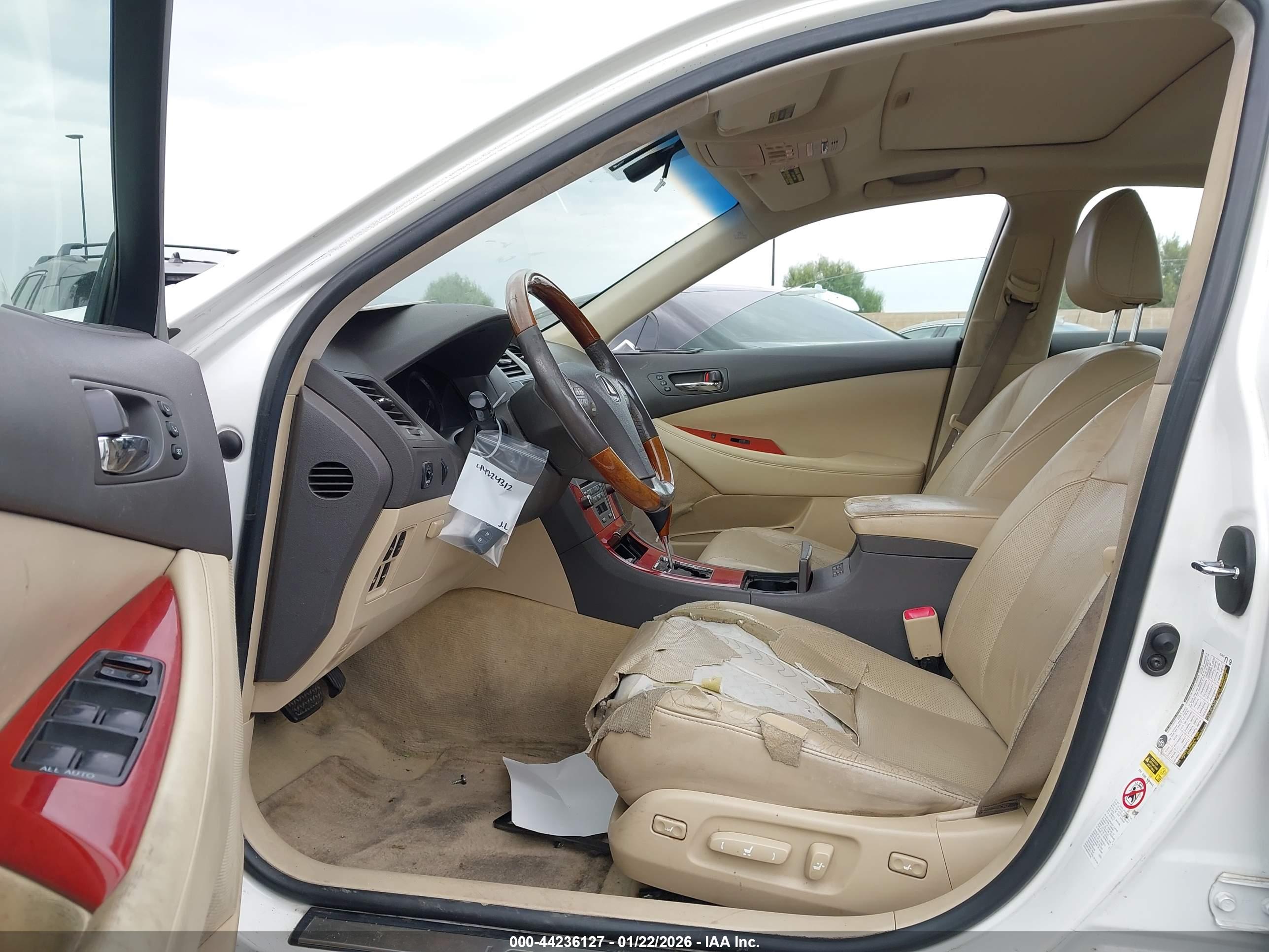 LEXUS ES image 5