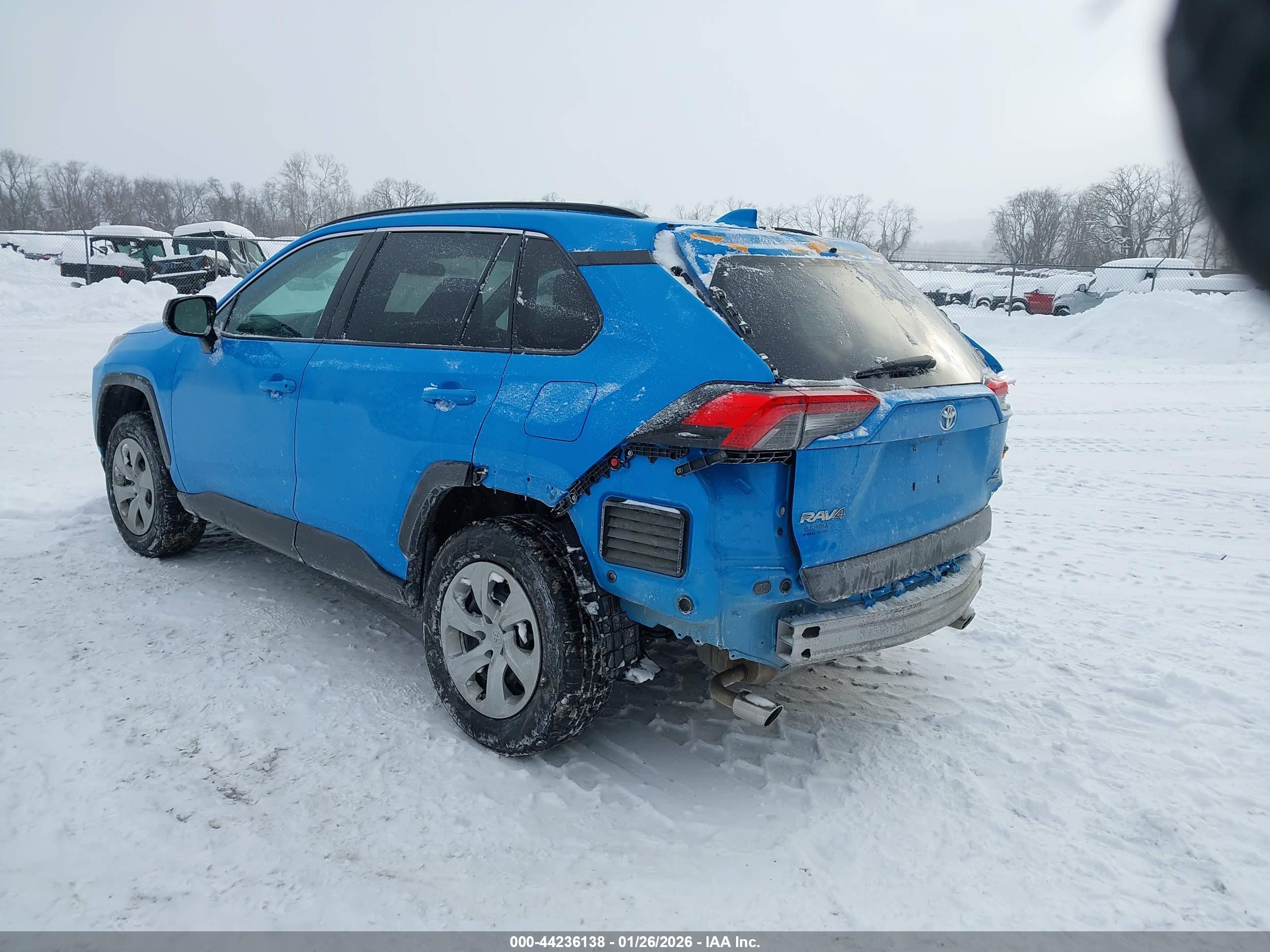 TOYOTA RAV4 image 3