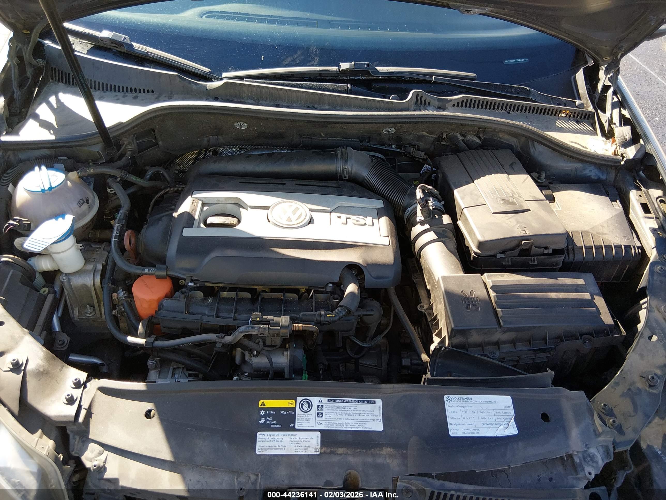 VOLKSWAGEN GTI image 10
