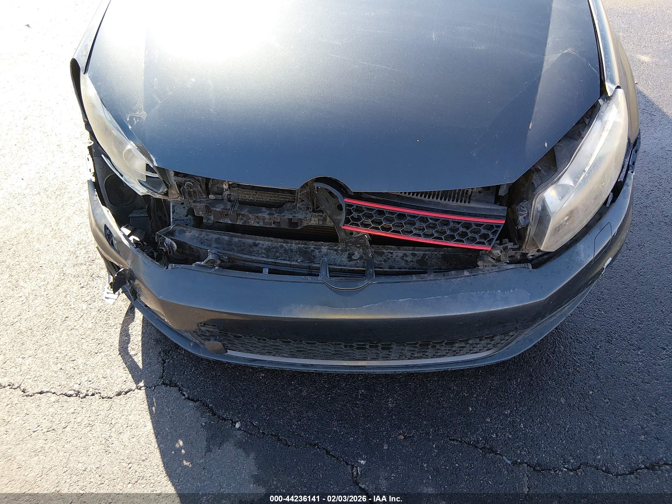 VOLKSWAGEN GTI image 6