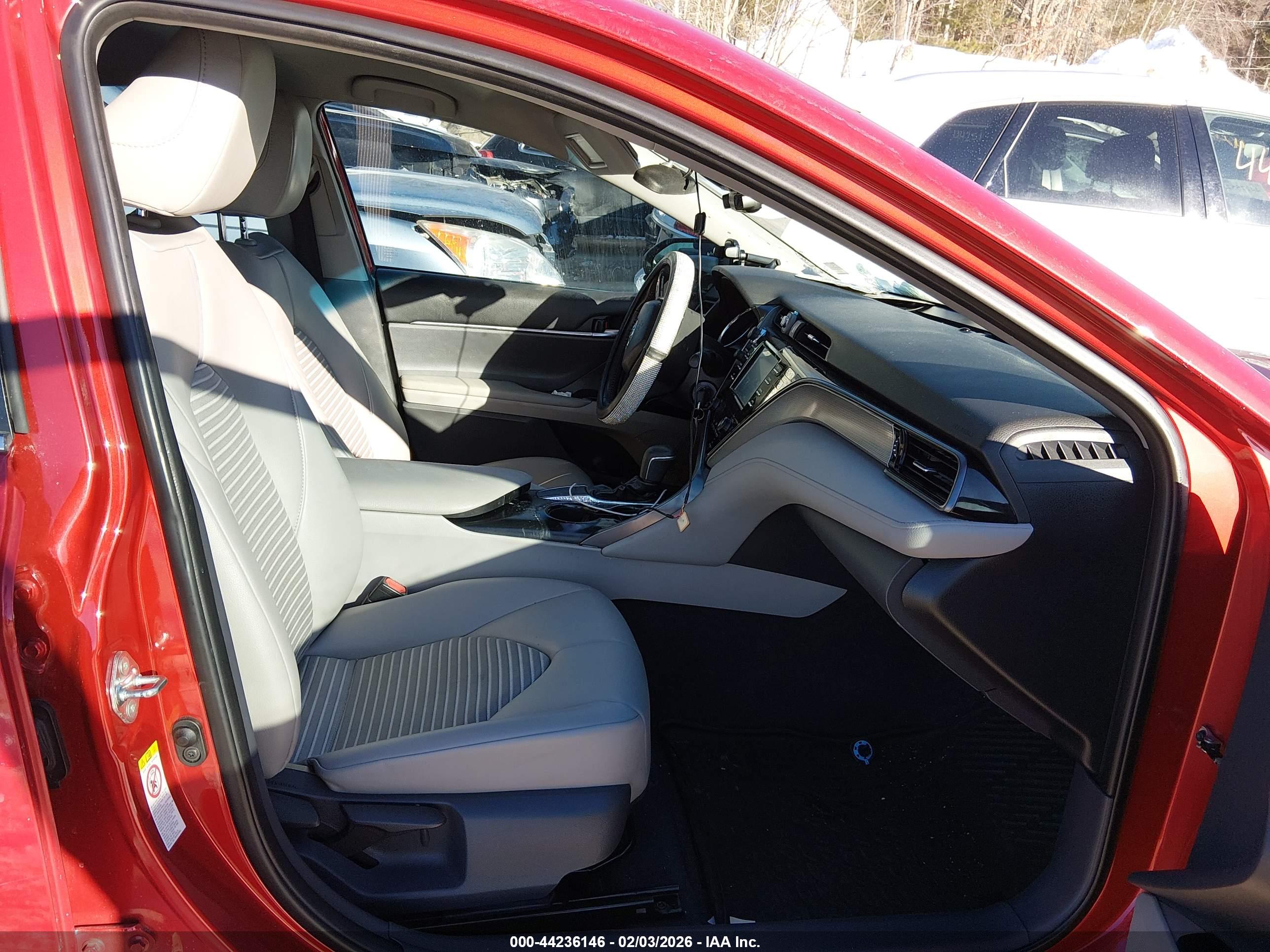 TOYOTA CAMRY image 5