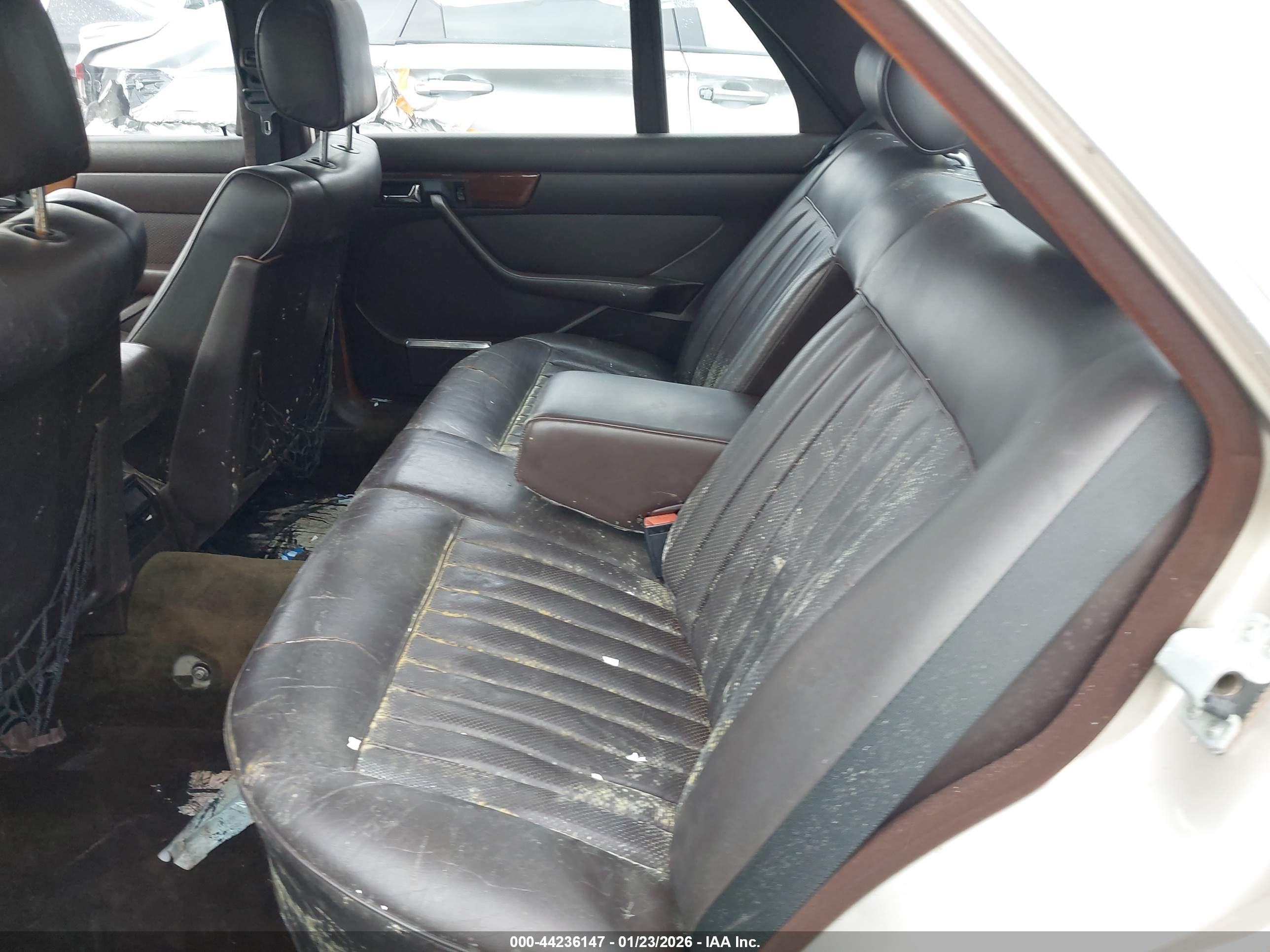MERCEDES-BENZ 420 image 8