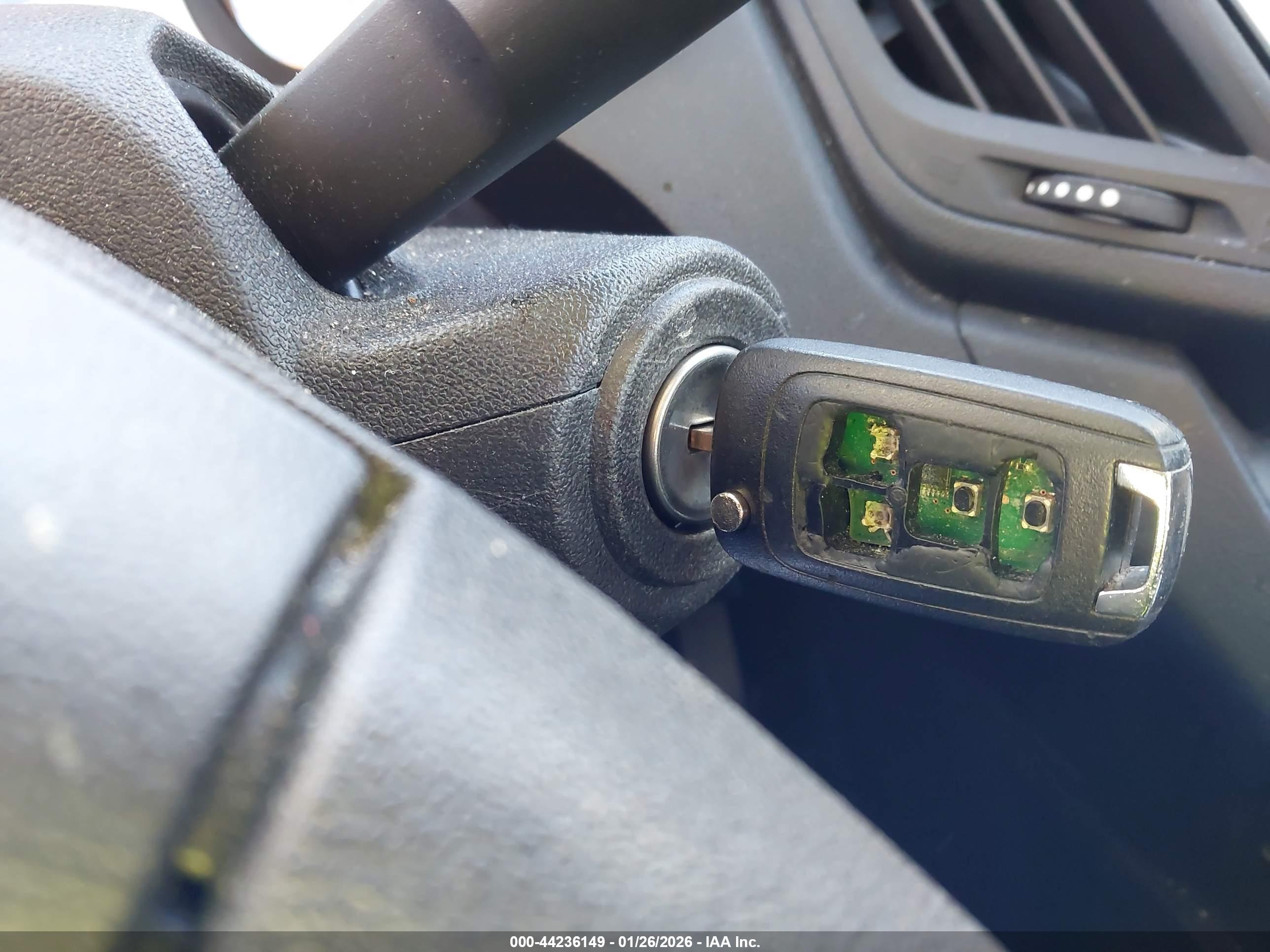 CHEVROLET EQUINOX image 11