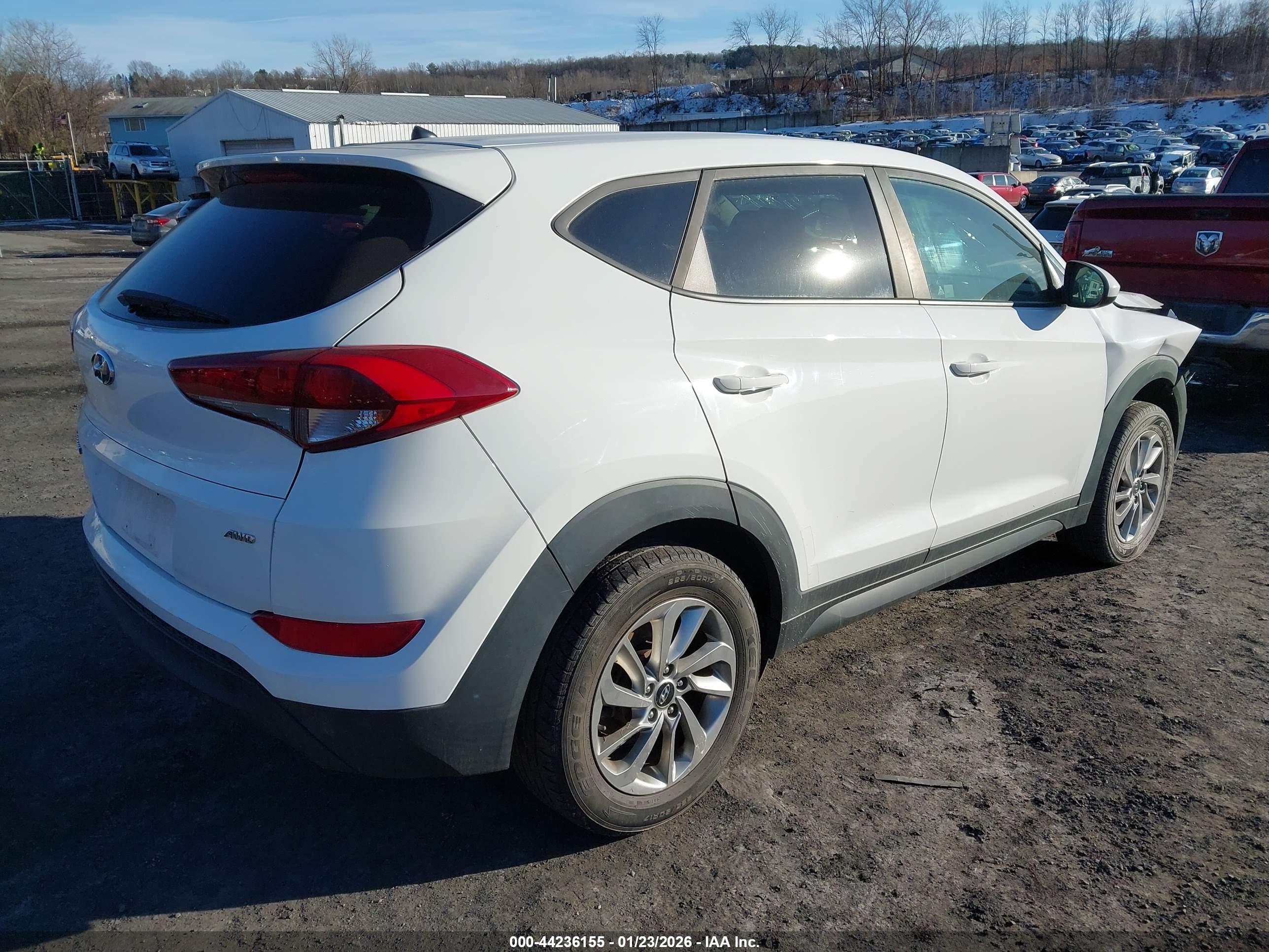 HYUNDAI TUCSON image 4