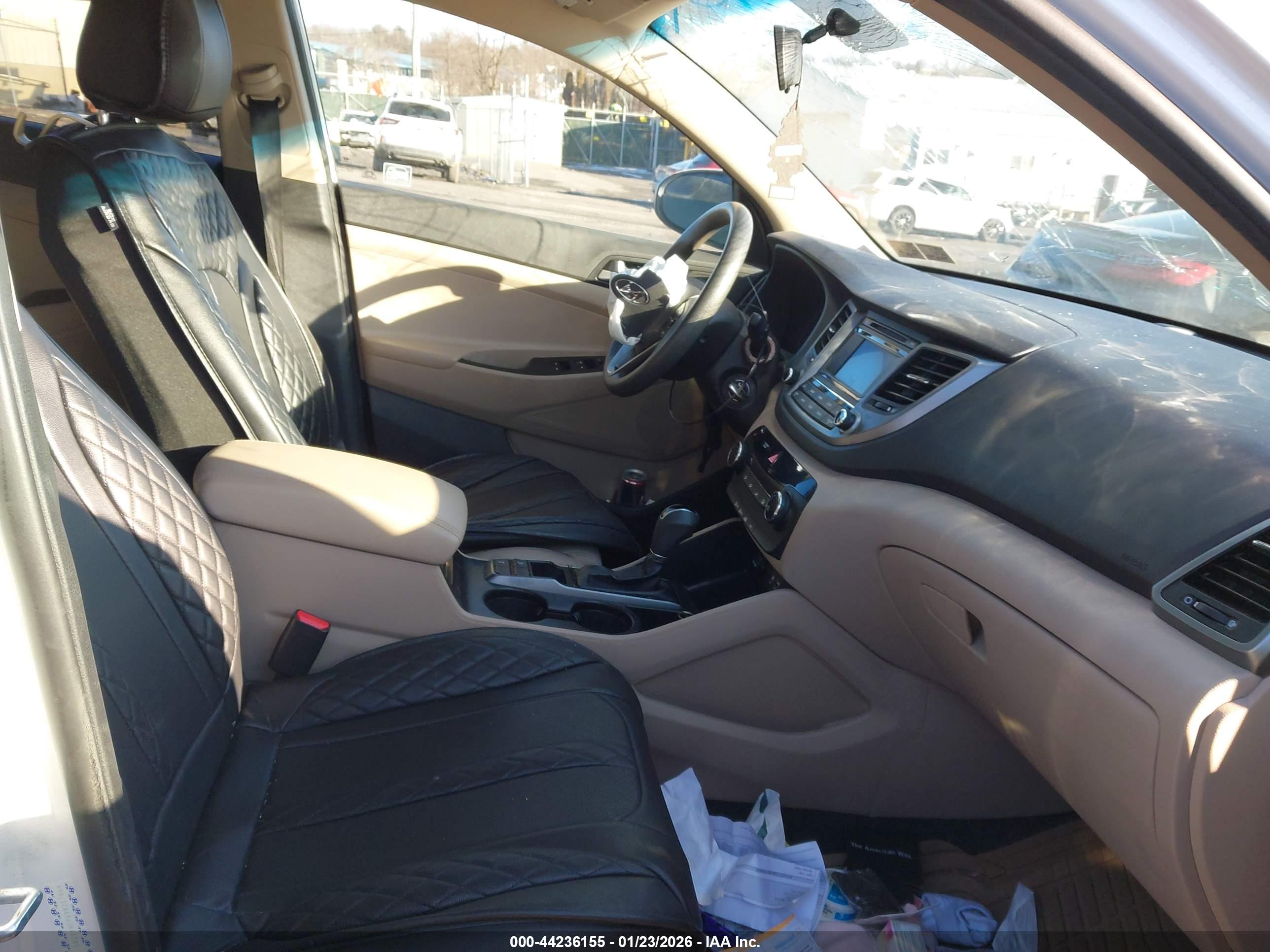 HYUNDAI TUCSON image 5