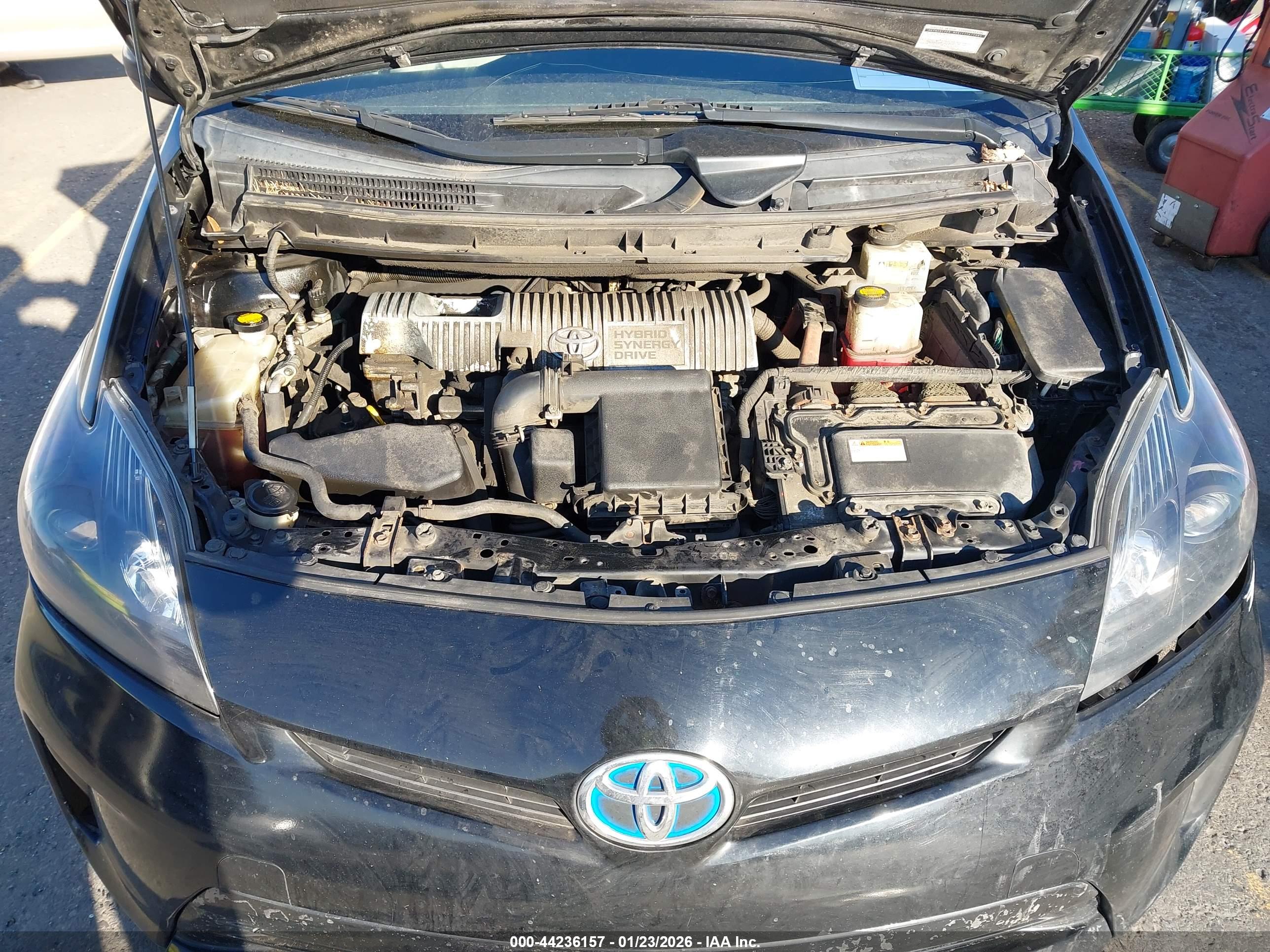 TOYOTA PRIUS image 10