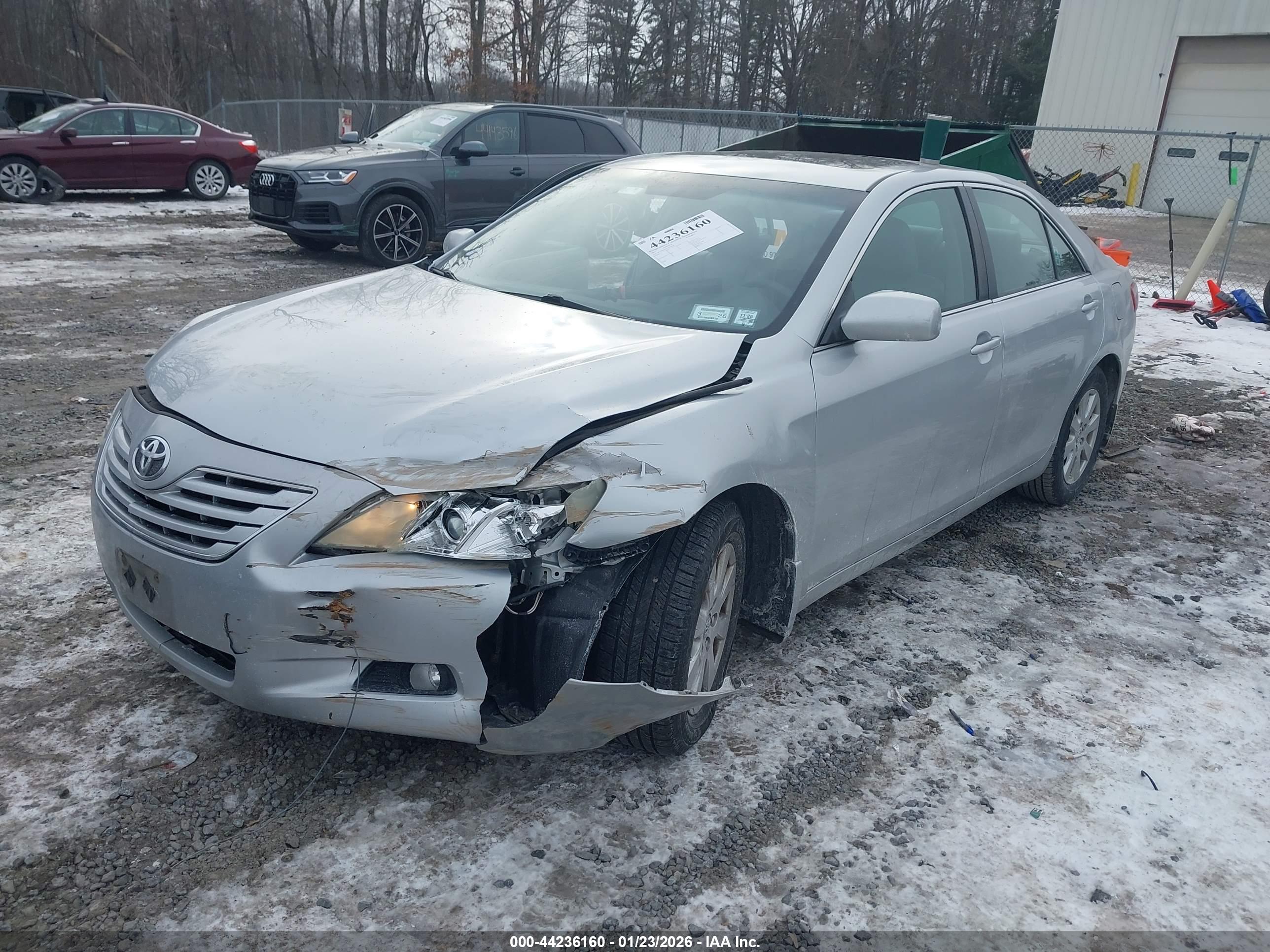 TOYOTA CAMRY image 2