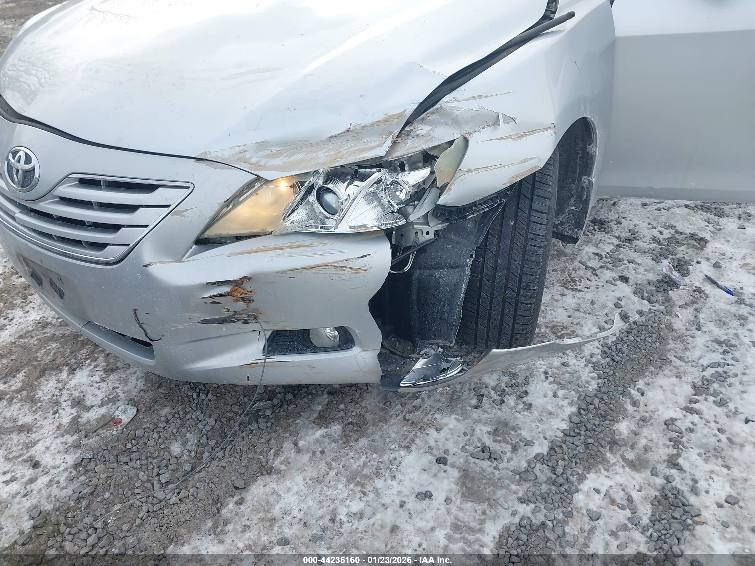 TOYOTA CAMRY image 6