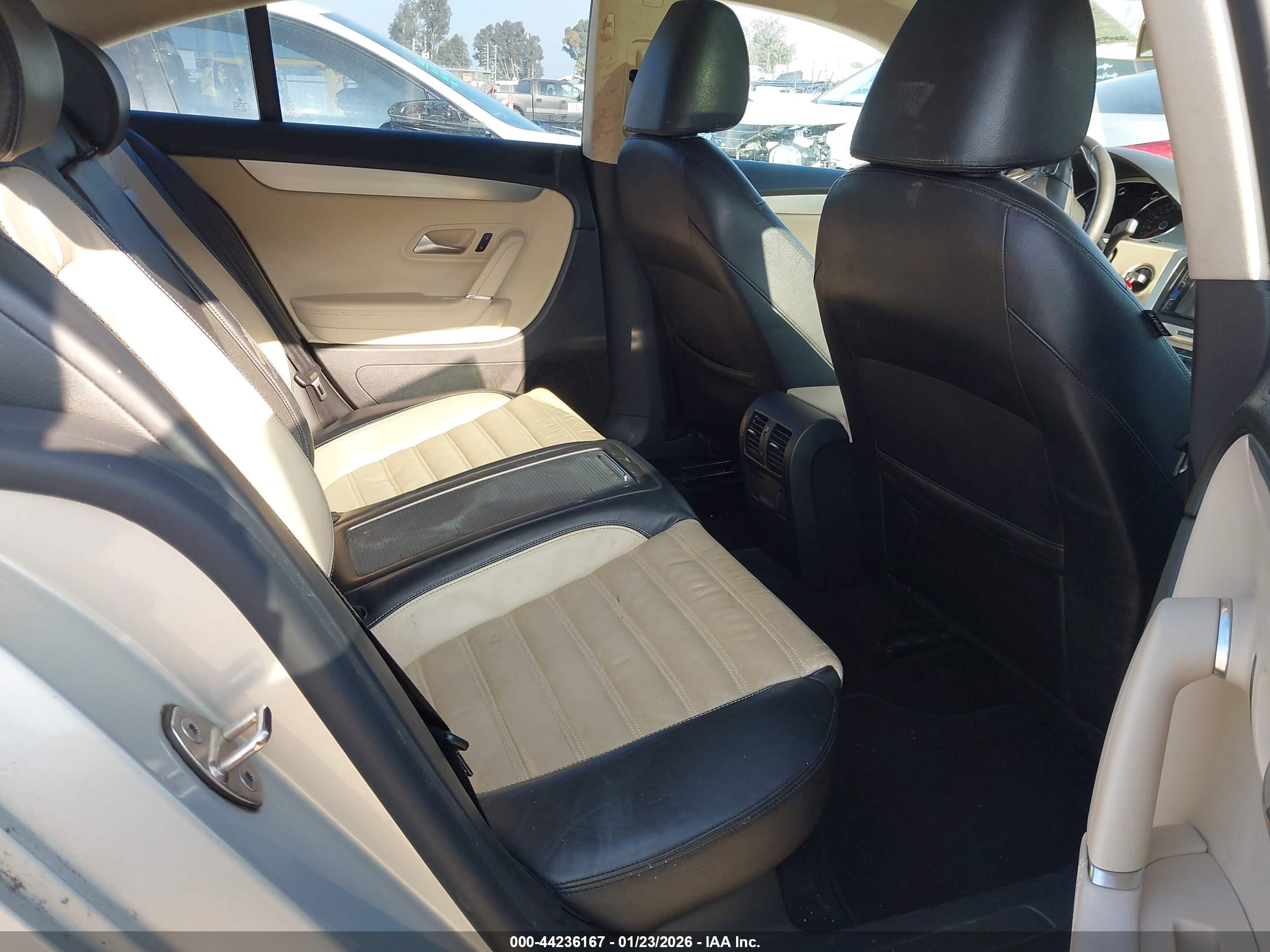 VOLKSWAGEN CC image 8