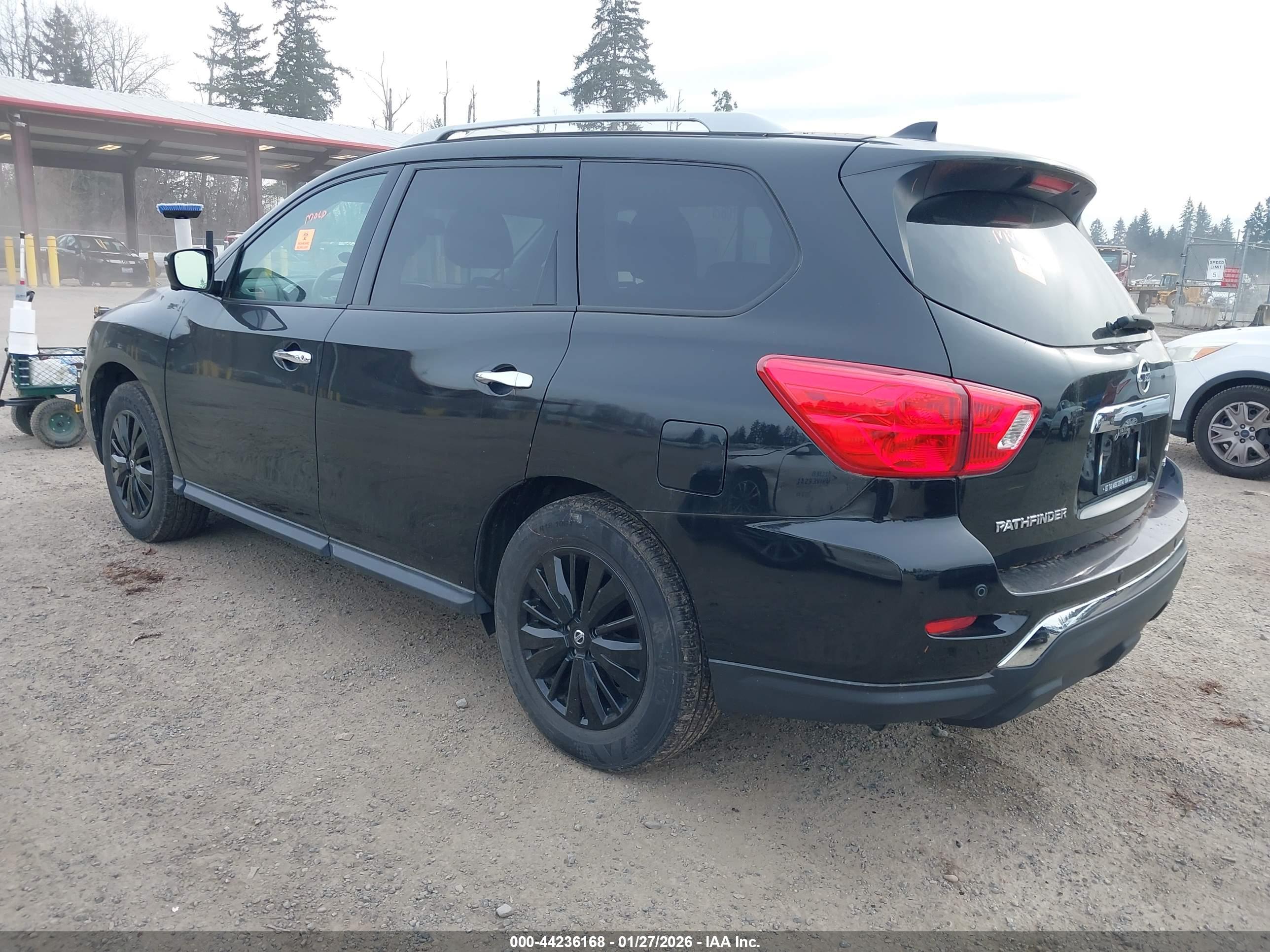 NISSAN PATHFINDER image 3