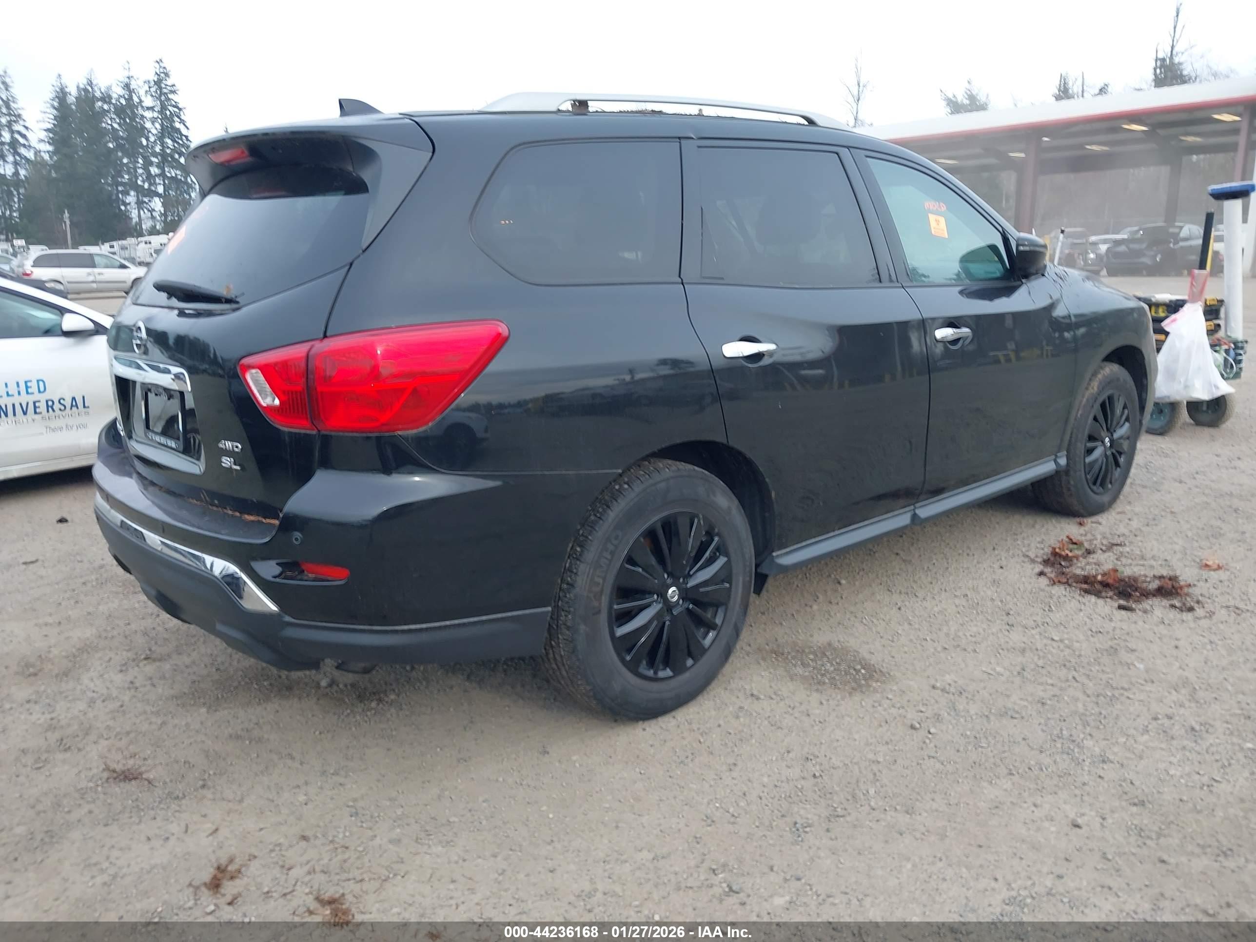 NISSAN PATHFINDER image 4