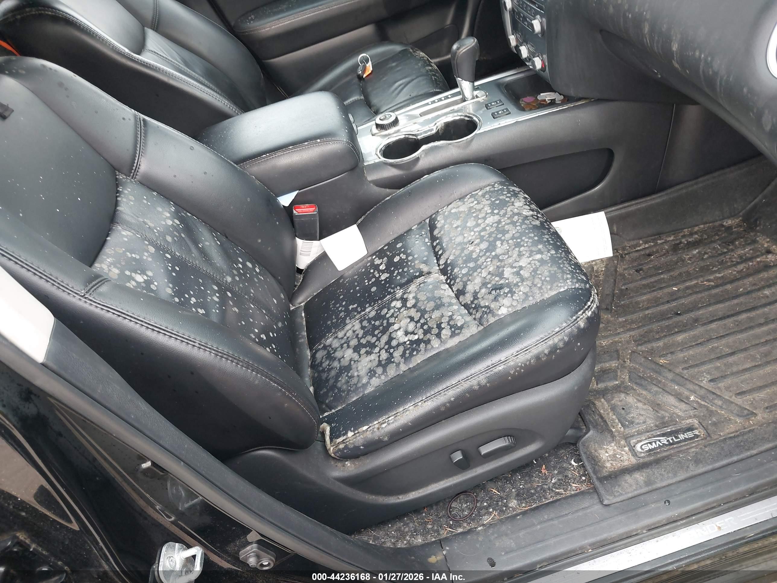 NISSAN PATHFINDER image 6
