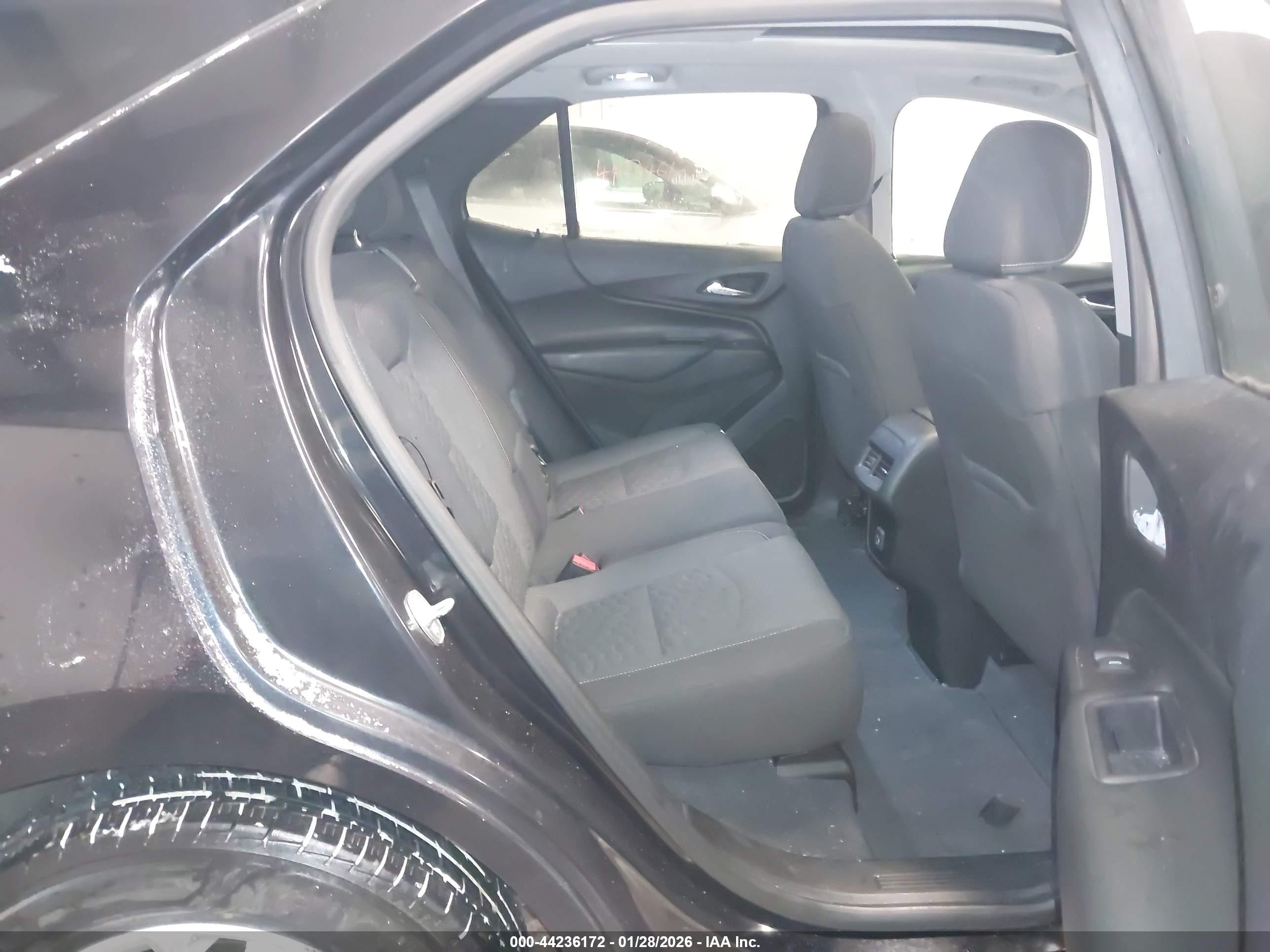 CHEVROLET EQUINOX image 8