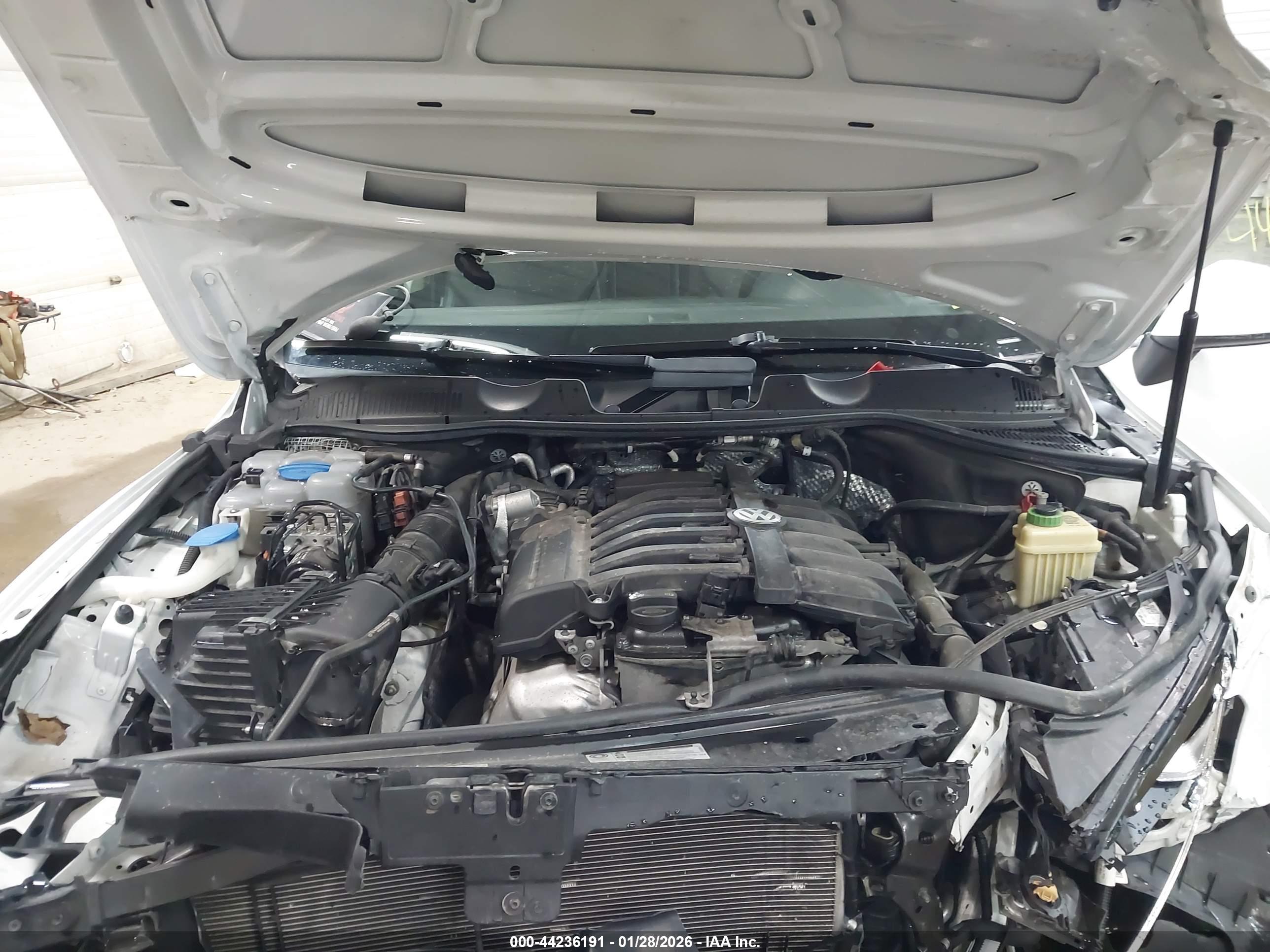 VOLKSWAGEN TOUAREG image 10
