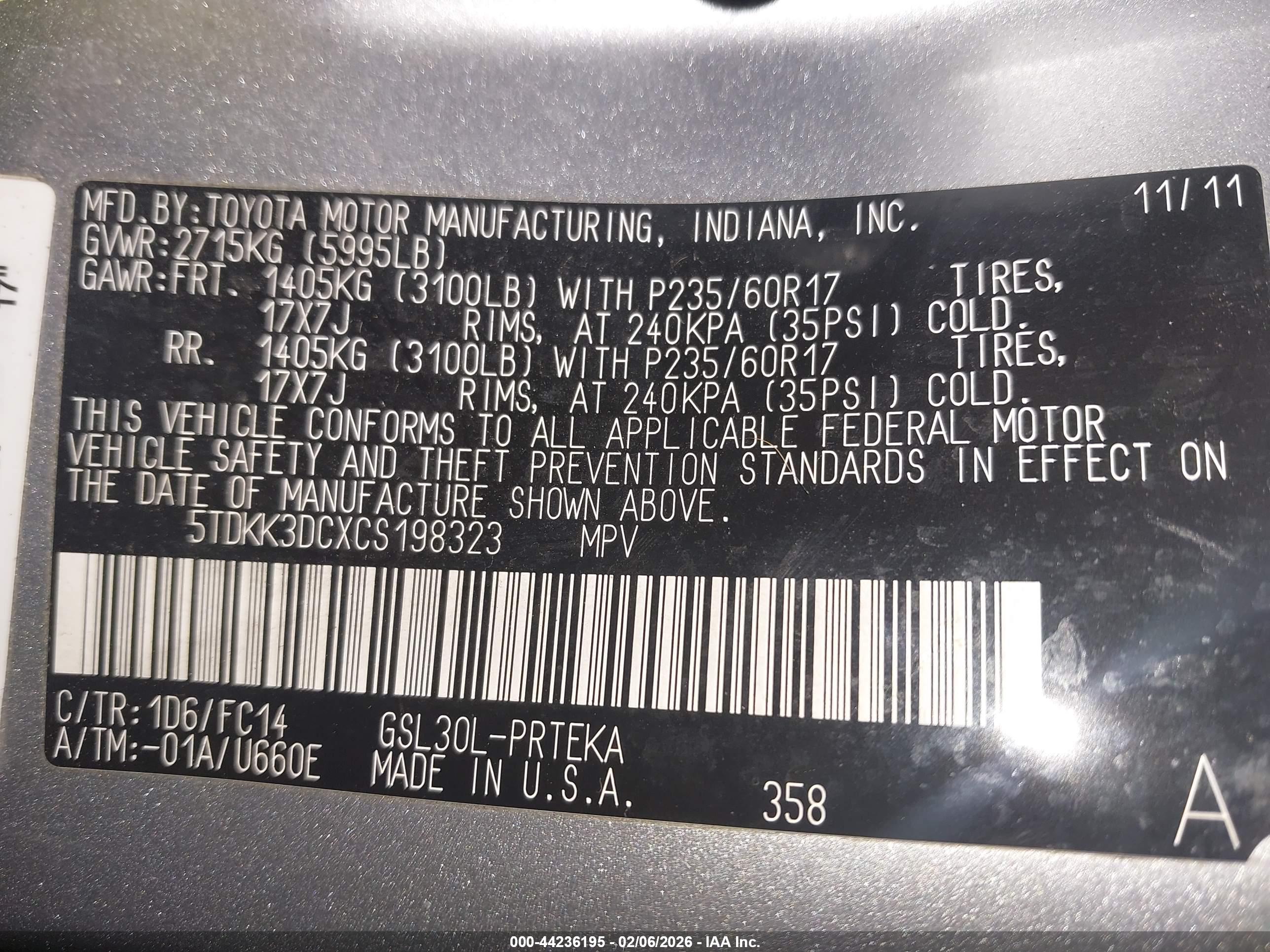 TOYOTA SIENNA image 9