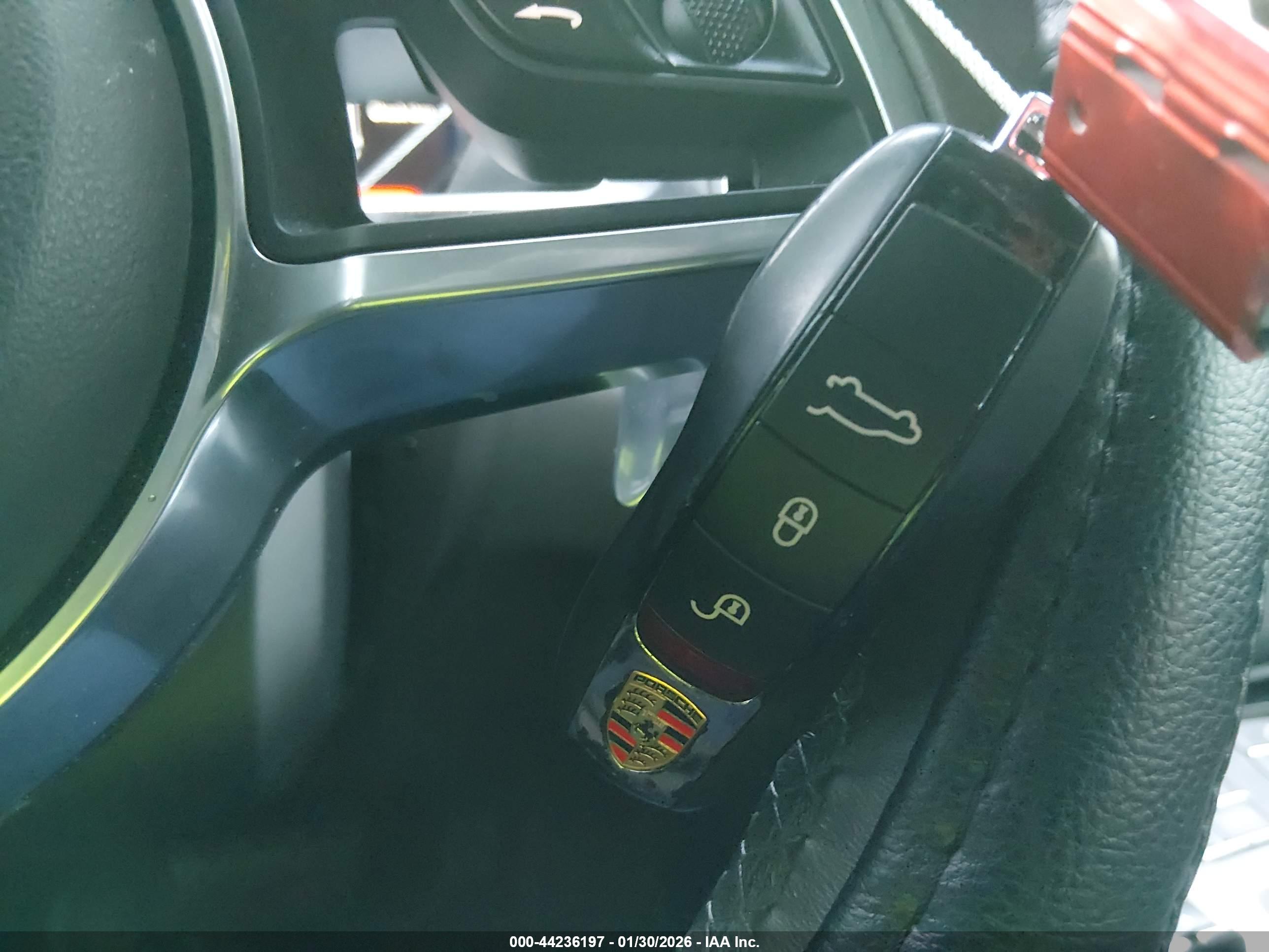 PORSCHE MACAN image 11