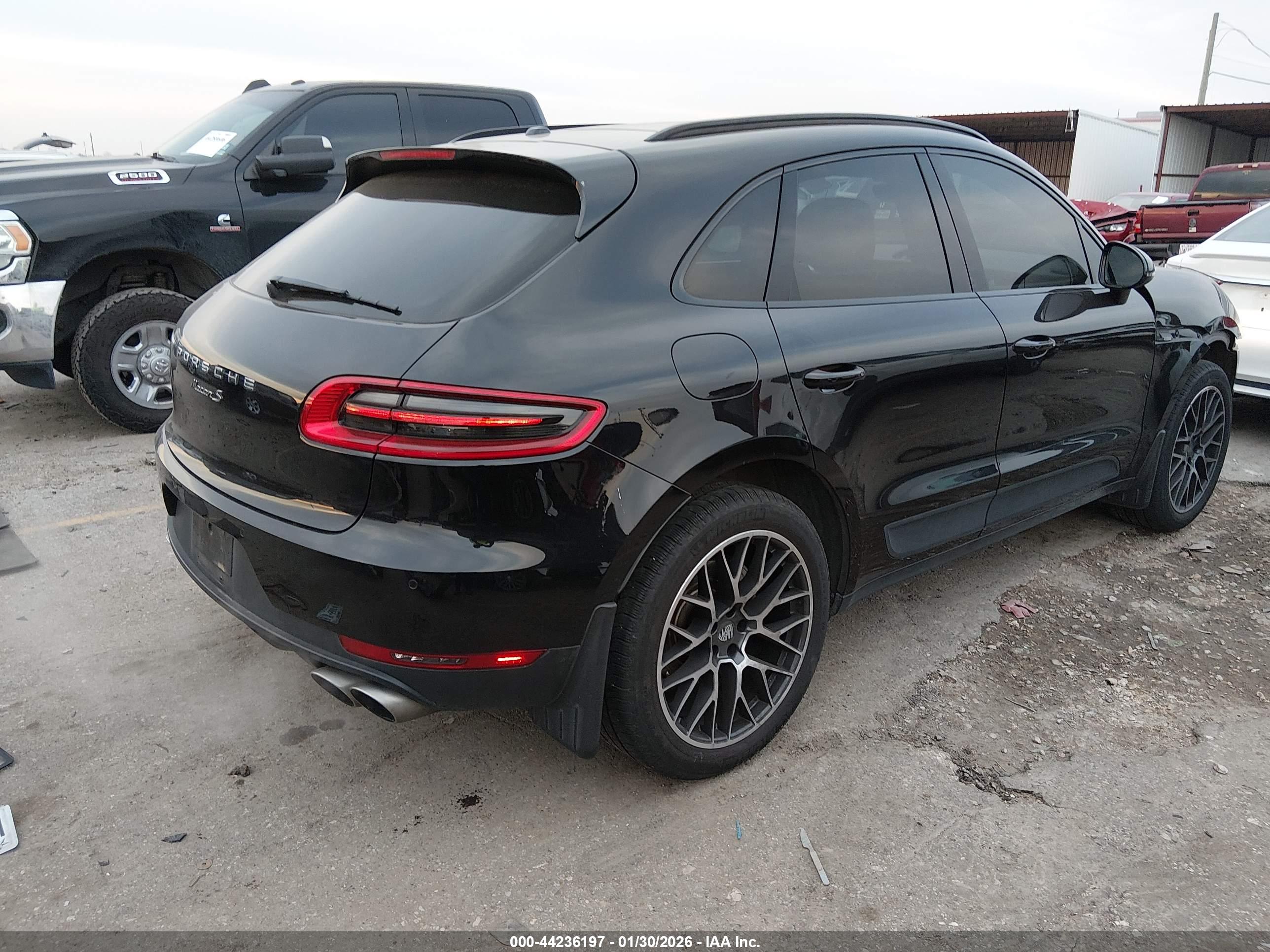 PORSCHE MACAN image 4