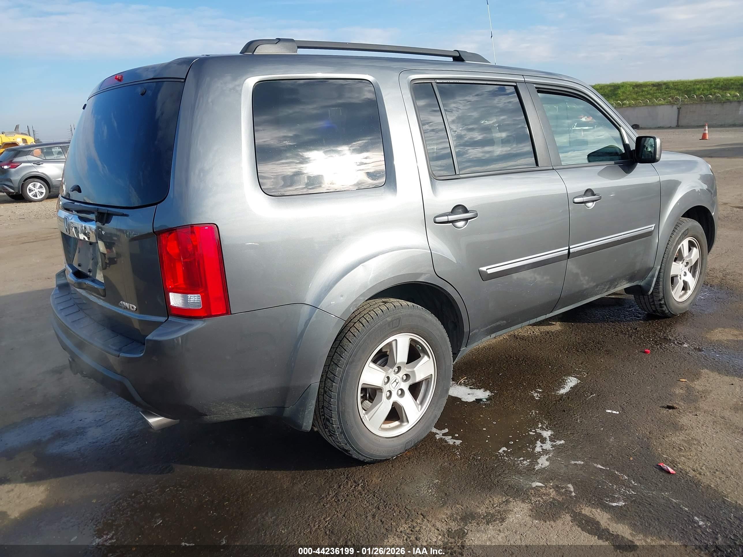 HONDA PILOT image 4