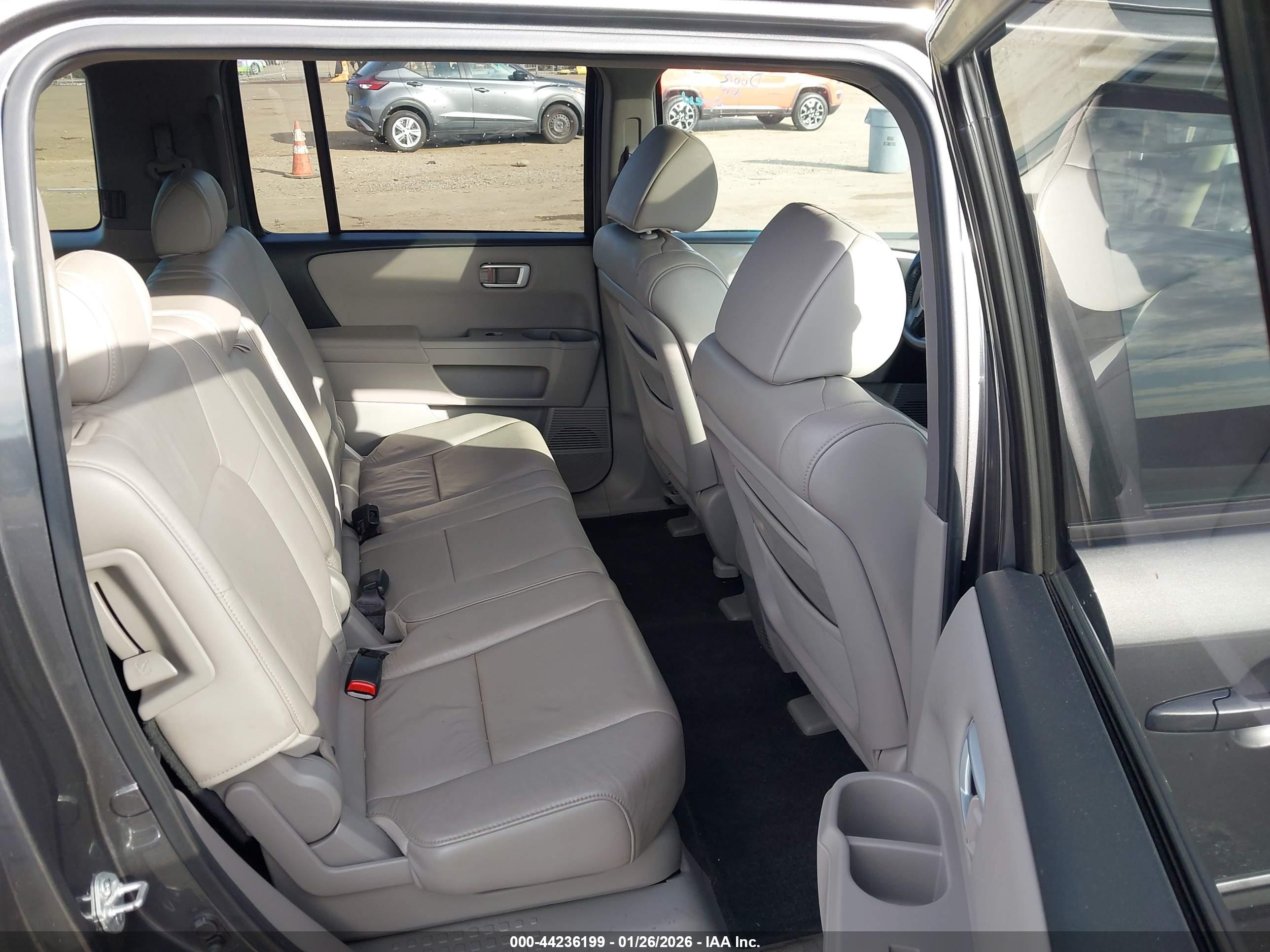 HONDA PILOT image 8